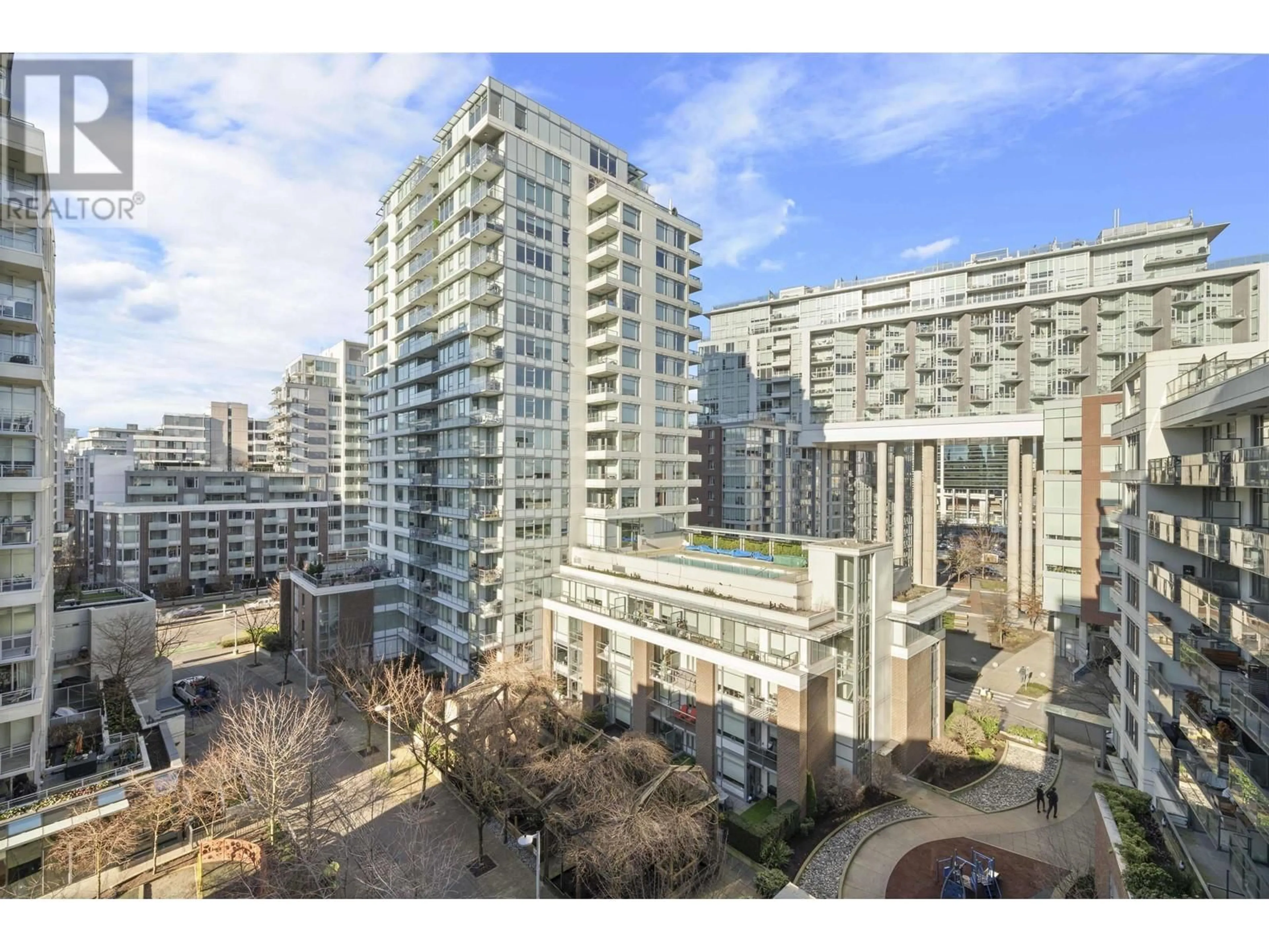 A pic from outside/outdoor area/front of a property/back of a property/a pic from drone, city buildings view from balcony for 801 161 E 1ST AVENUE, Vancouver British Columbia V6A0G1