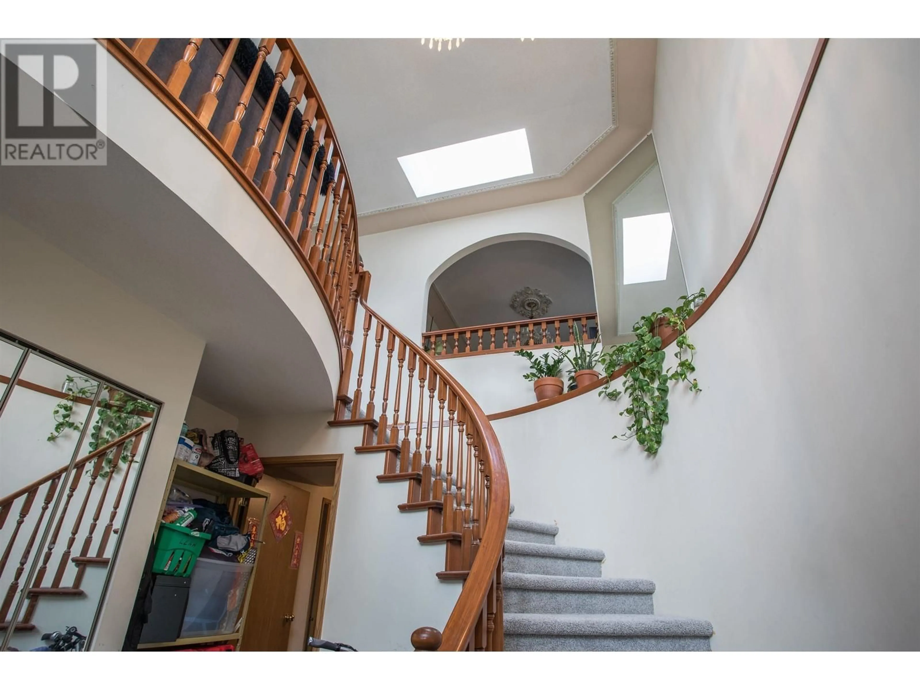 Indoor foyer for 769 E 18TH AVENUE, Vancouver British Columbia V5V1G6