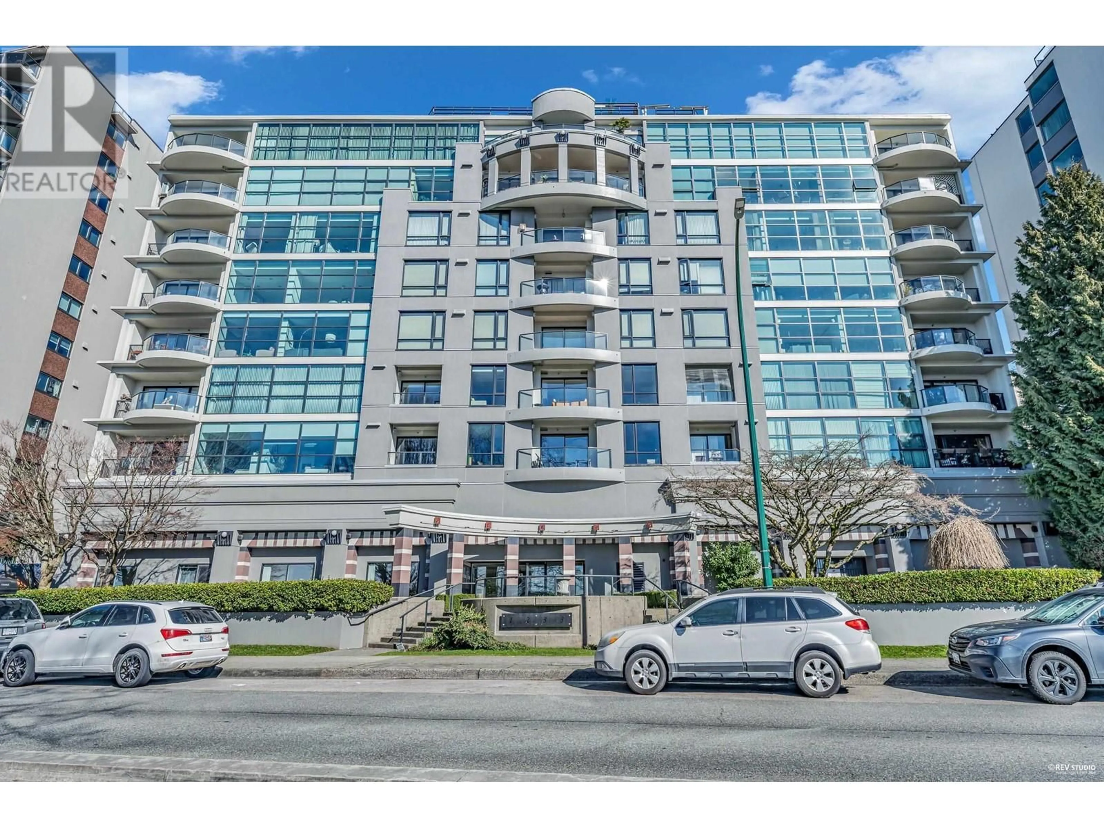 Indoor foyer for 601 1233 BEACH AVENUE, Vancouver British Columbia V6E1V4