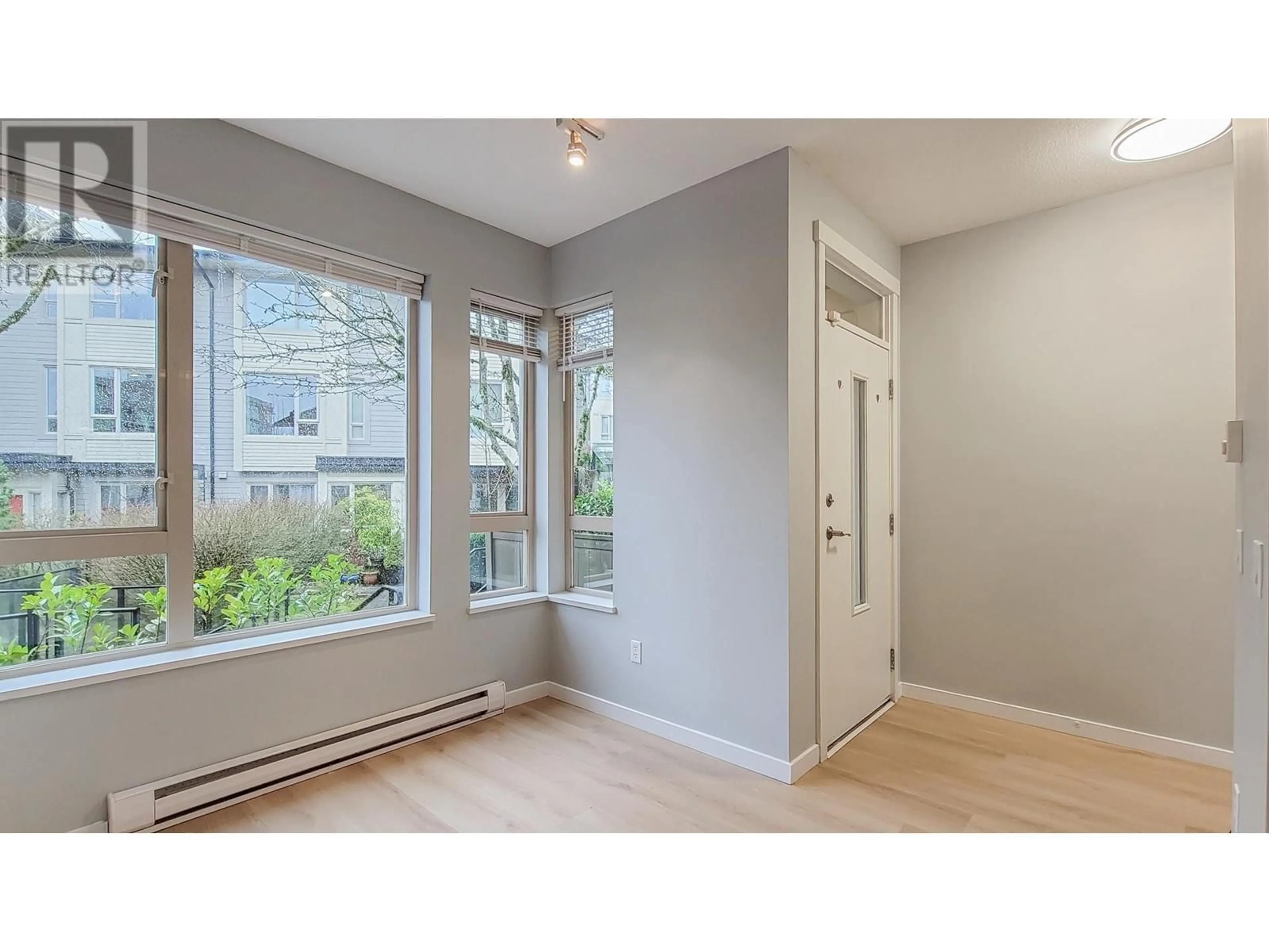 Unknown for 130 - 9229 UNIVERSITY CRESCENT, Burnaby British Columbia V5A4Z2