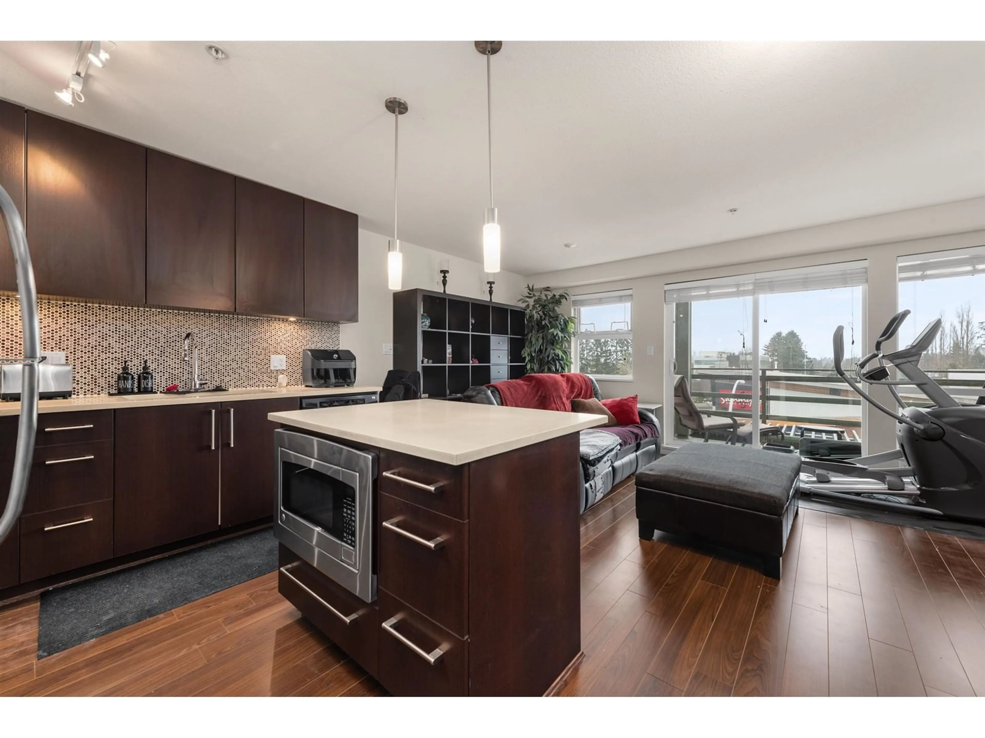 Open concept kitchen, wood/laminate floor for 307 15795 CROYDON DRIVE, Surrey British Columbia V3Z2L6