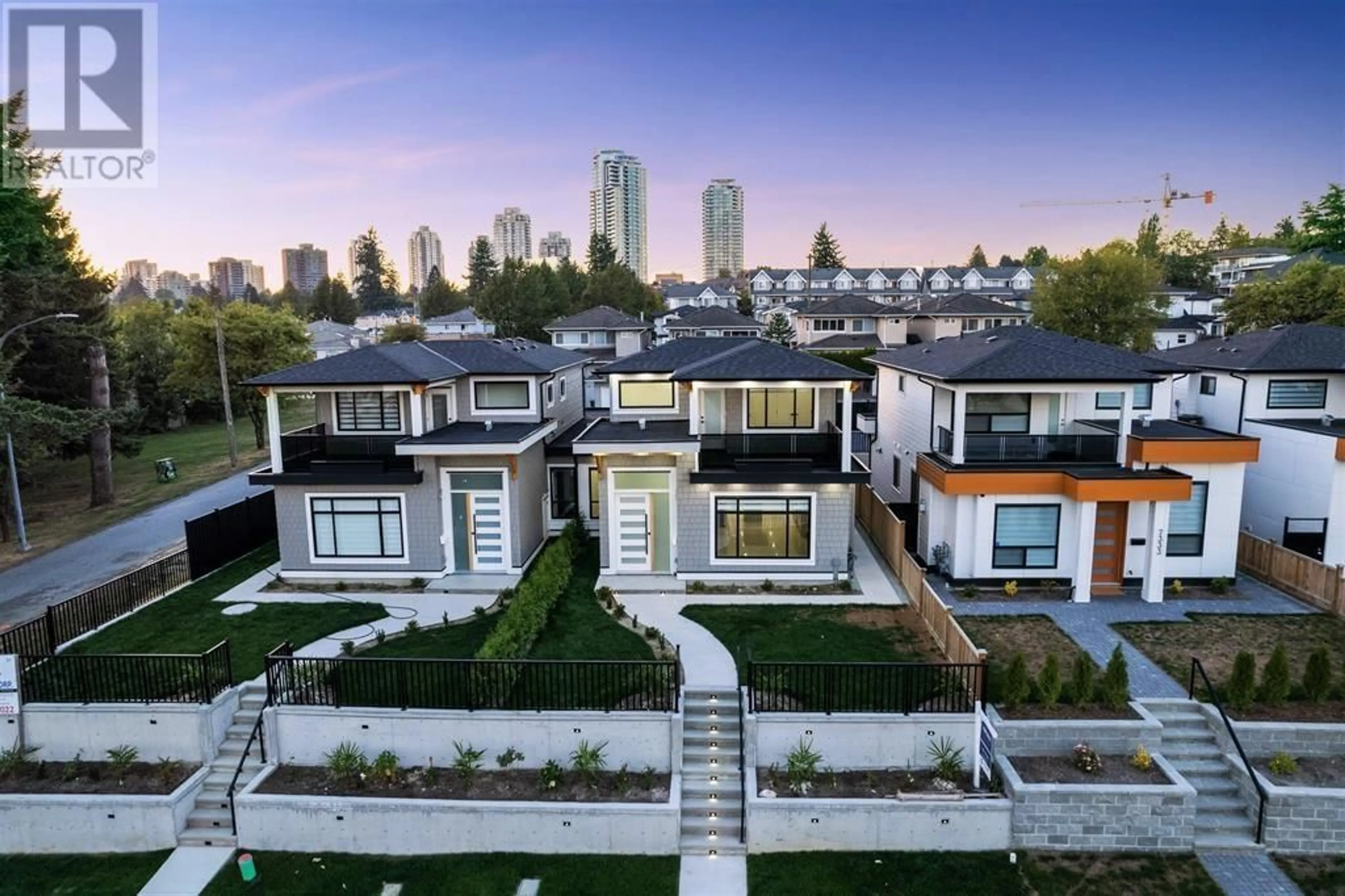 A pic from outside/outdoor area/front of a property/back of a property/a pic from drone, city buildings view from balcony for 7329 ETHEL AVENUE, Burnaby British Columbia V3N2C6