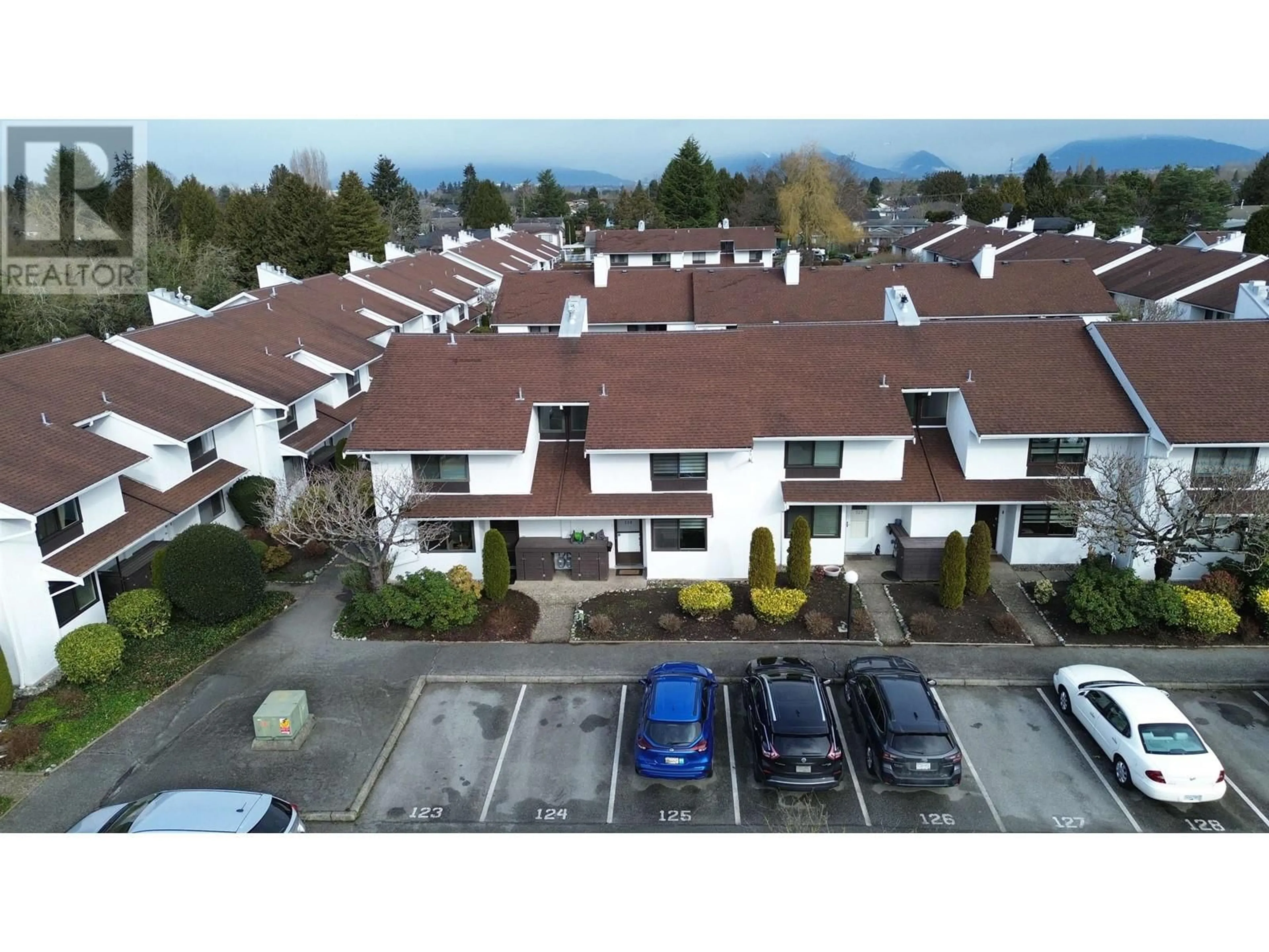 A pic from outside/outdoor area/front of a property/back of a property/a pic from drone, mountain view for 526 9651 GLENDOWER DRIVE, Richmond British Columbia V7A2Y6