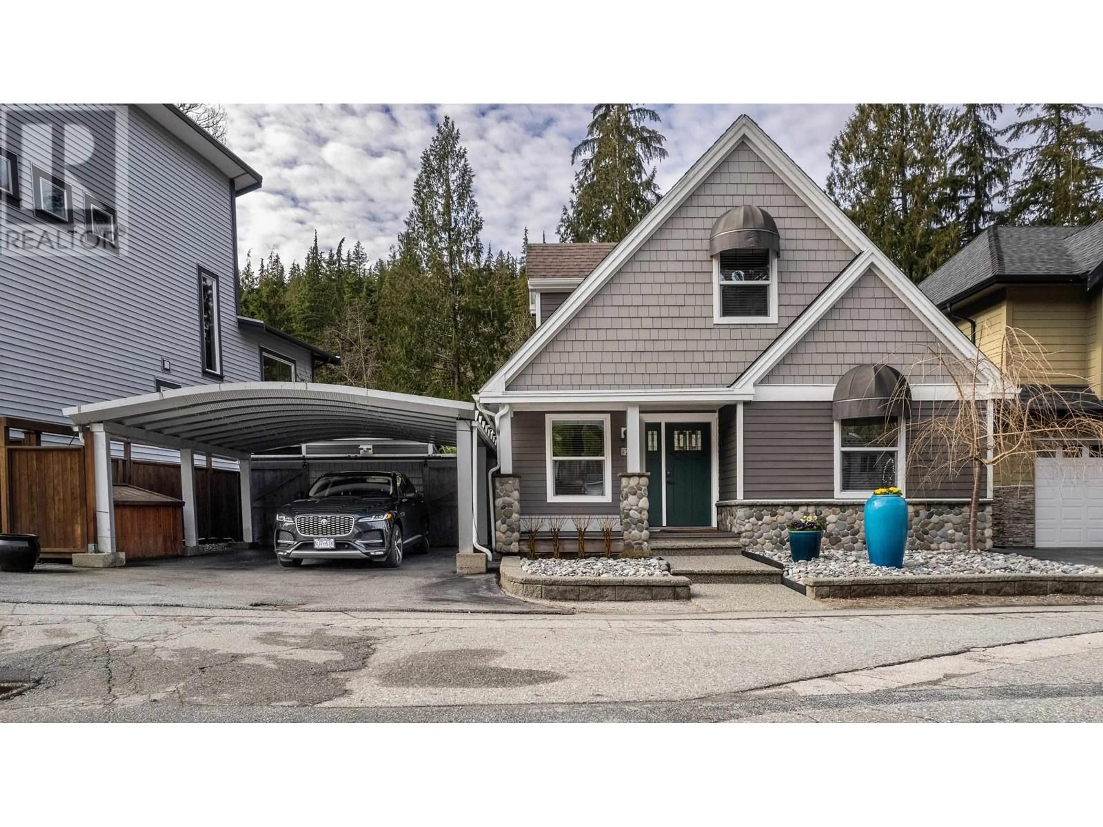 Indoor garage for 29 3295 SUNNYSIDE ROAD, Anmore British Columbia V3H4Z4