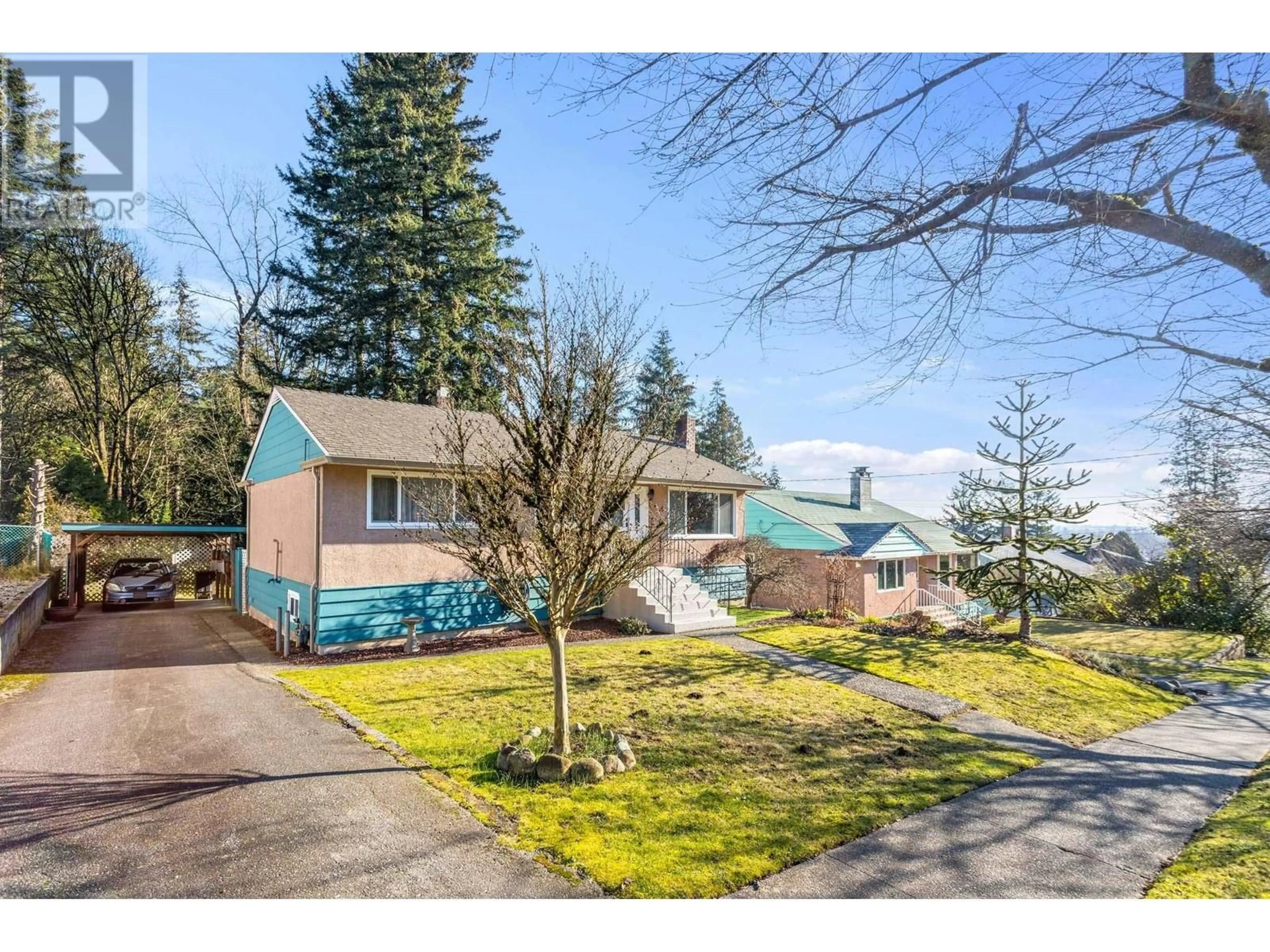 A pic from outside/outdoor area/front of a property/back of a property/a pic from drone, street for 8222 JOFFRE AVENUE, Burnaby British Columbia V5J3L3