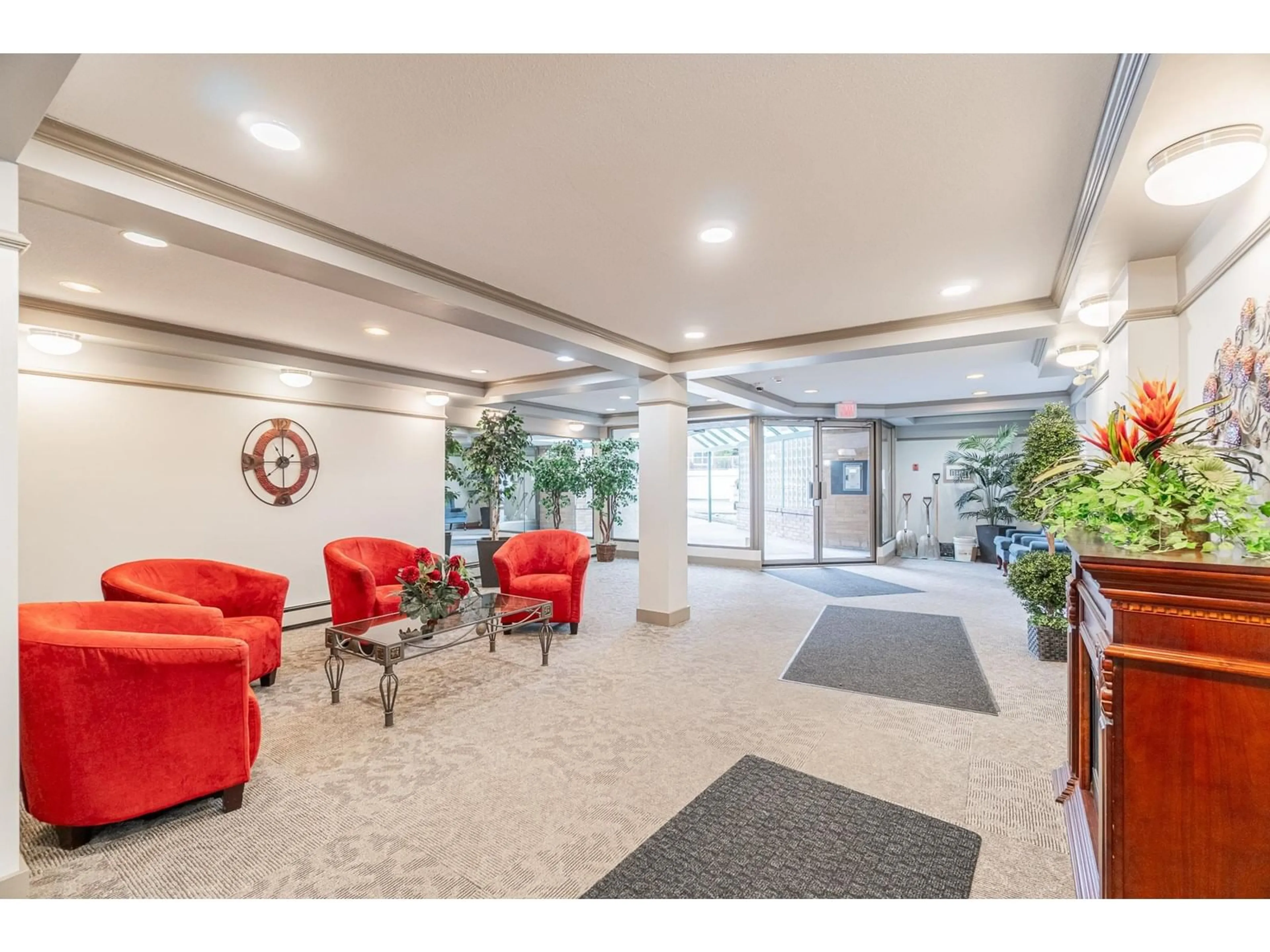 Lobby for 304 - 2678 MCCALLUM, Abbotsford British Columbia V2S6X3