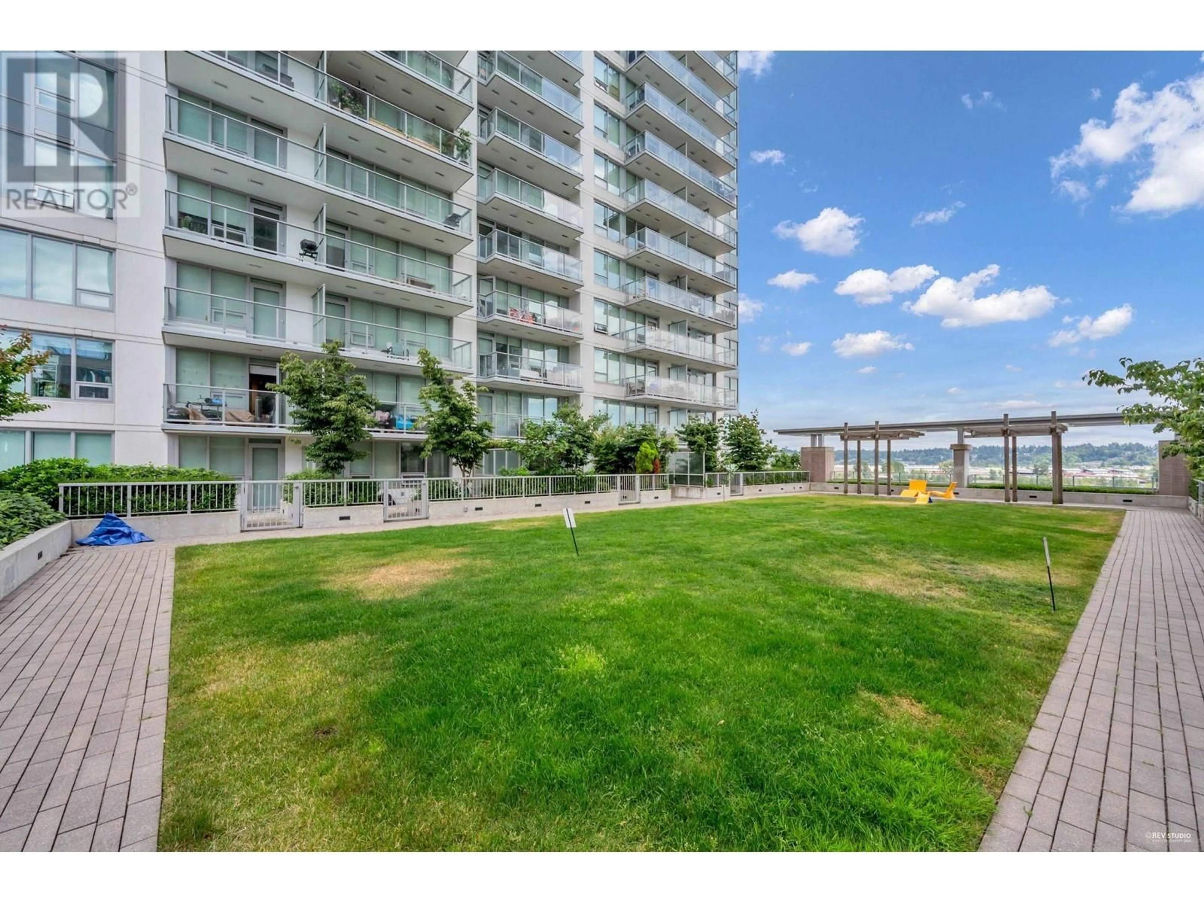 Patio, water/lake/river/ocean view for 607 988 QUAYSIDE DRIVE, New Westminster British Columbia V3M0L5