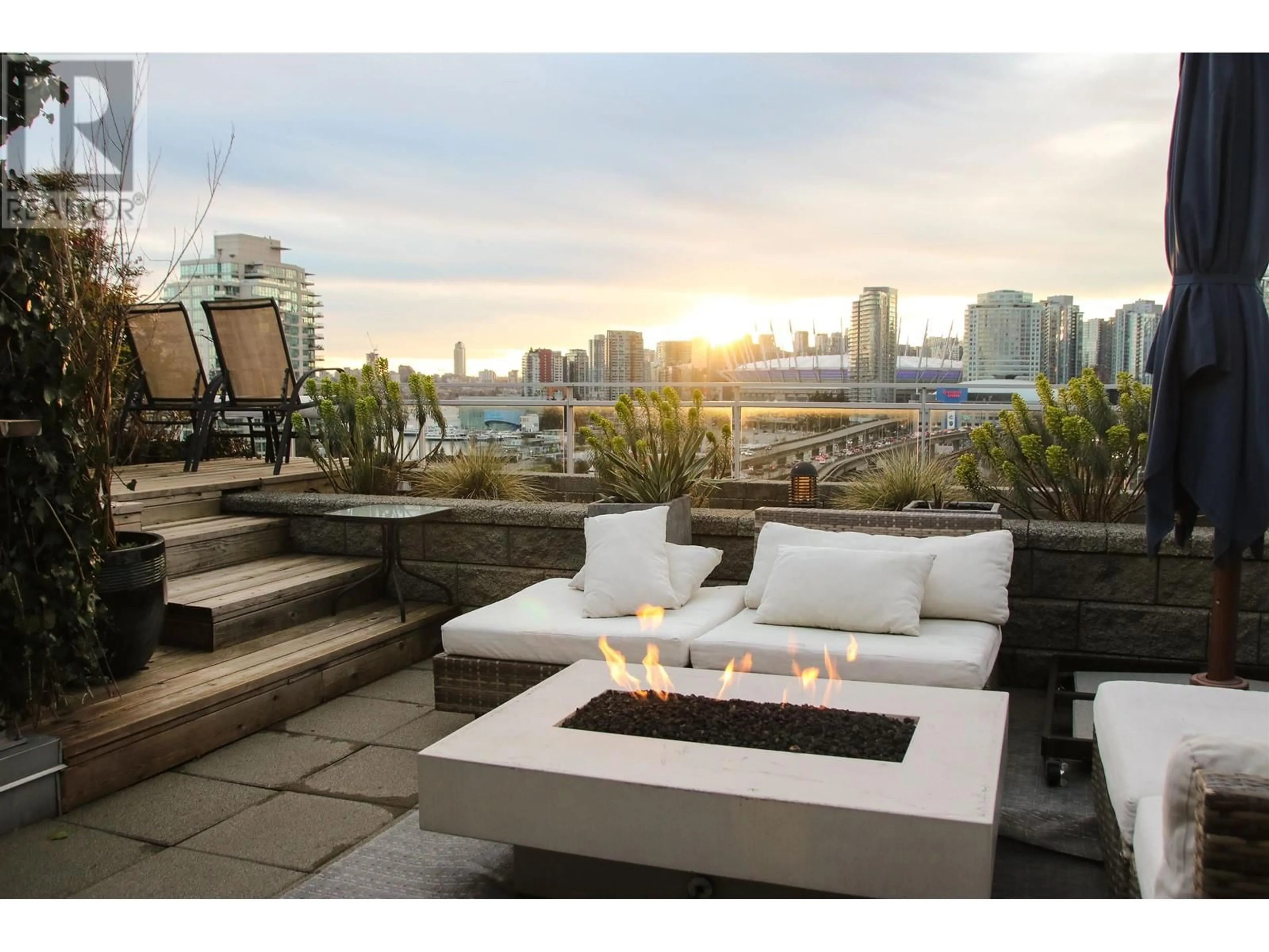 Patio, unknown for PH901 - 221 UNION STREET, Vancouver British Columbia V6A0B4