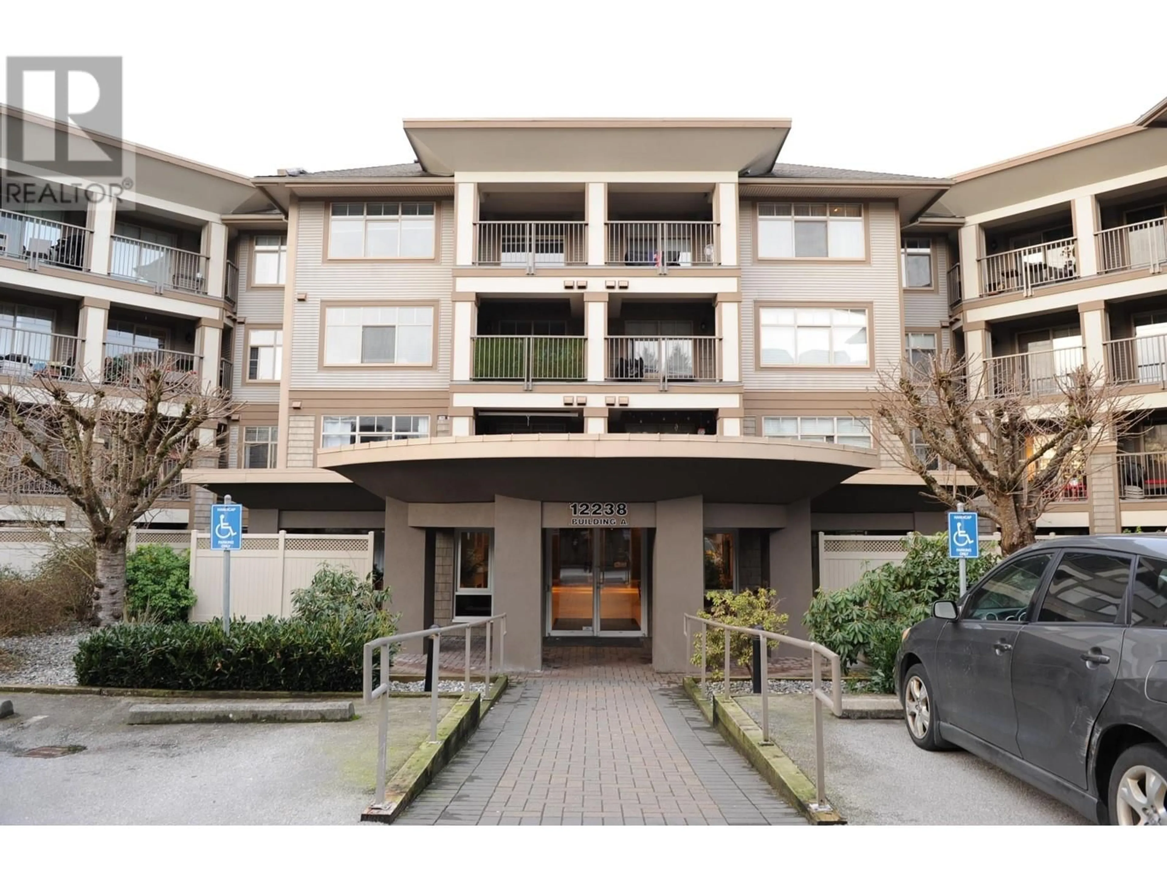 Indoor foyer for 212 12238 224 STREET, Maple Ridge British Columbia V2X8W5