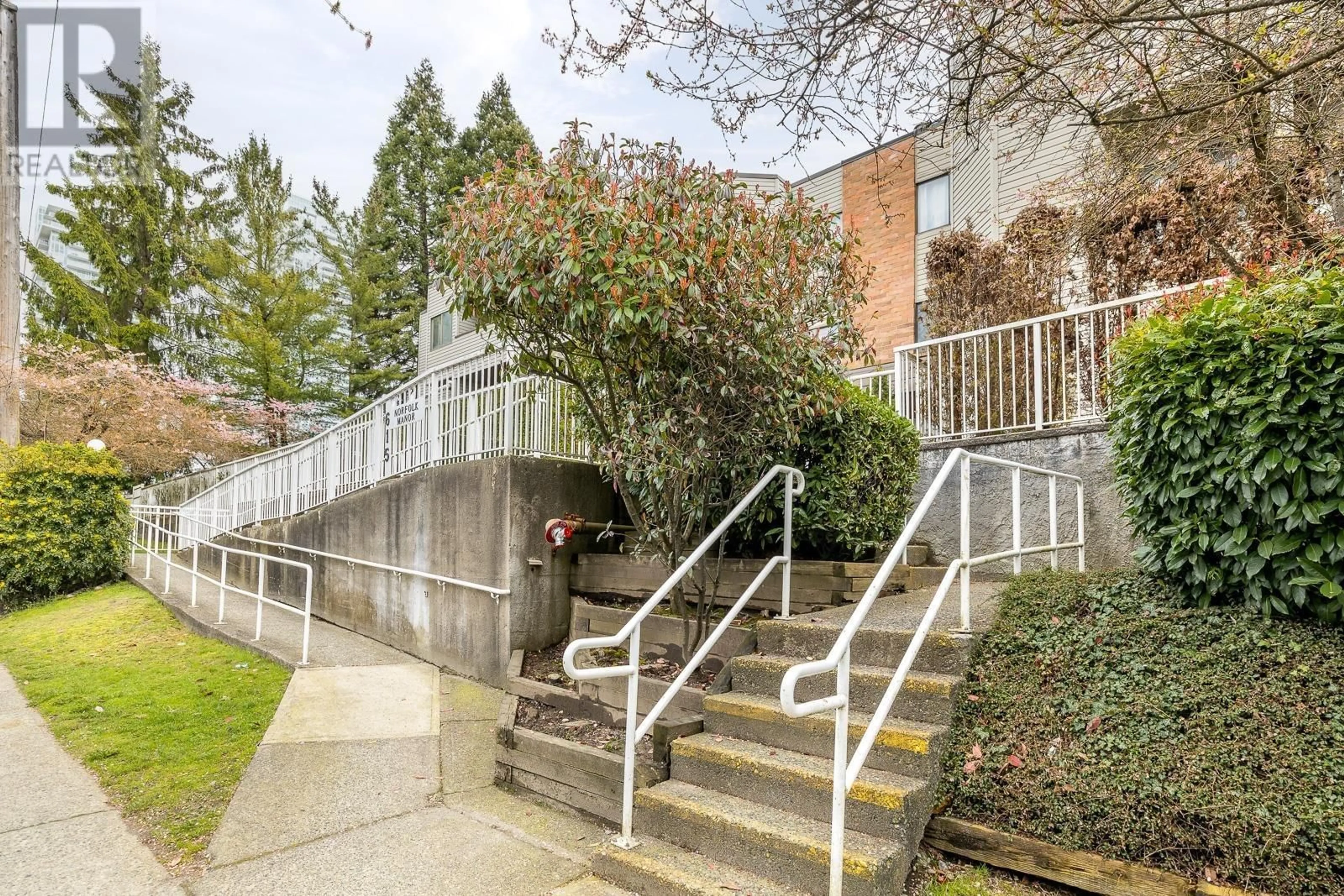 Unknown for 212 - 615 NORTH ROAD, Coquitlam British Columbia V3J1P1