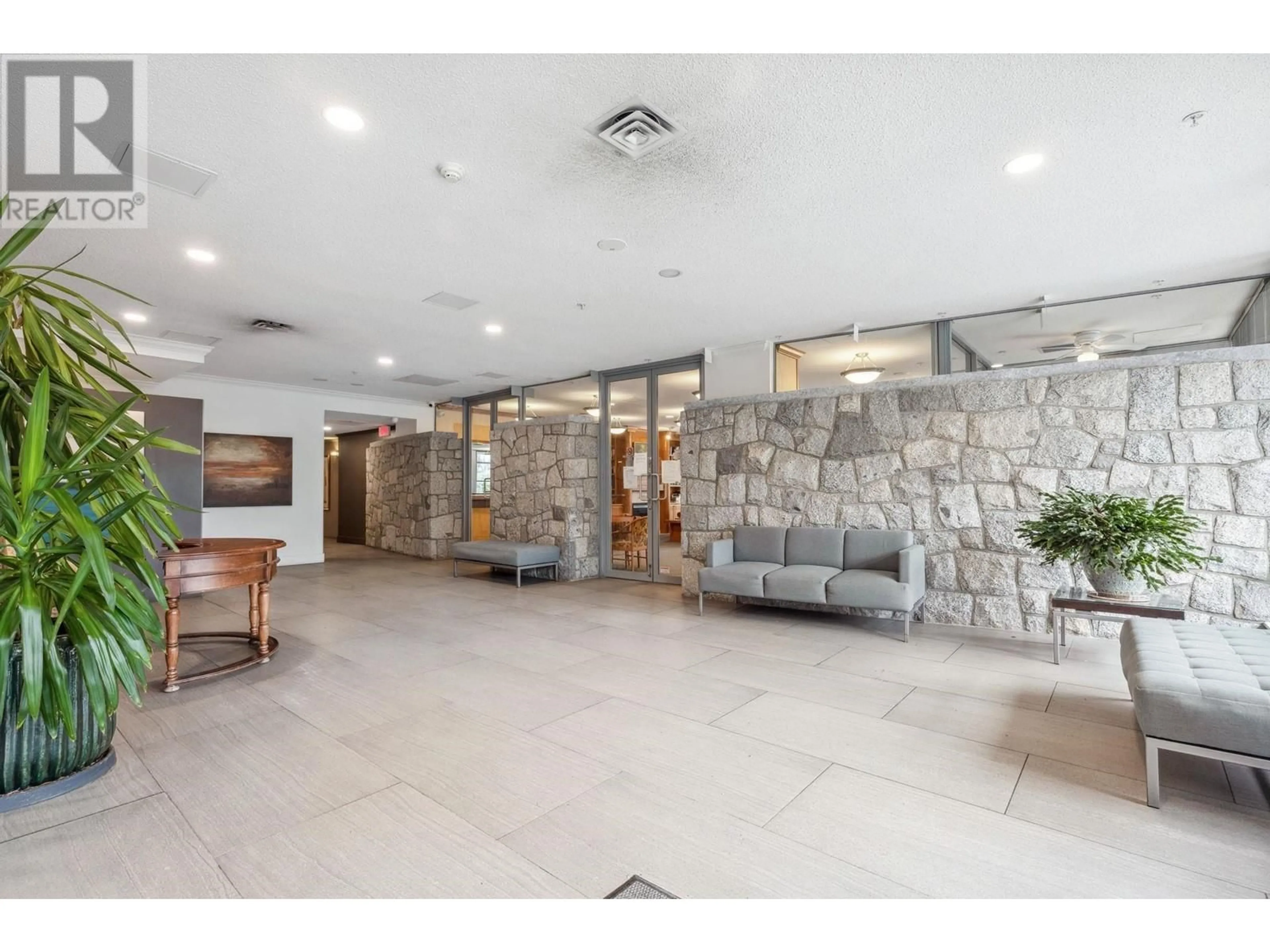 Lobby for 1308 5639 HAMPTON PLACE, Vancouver British Columbia V6T2H6