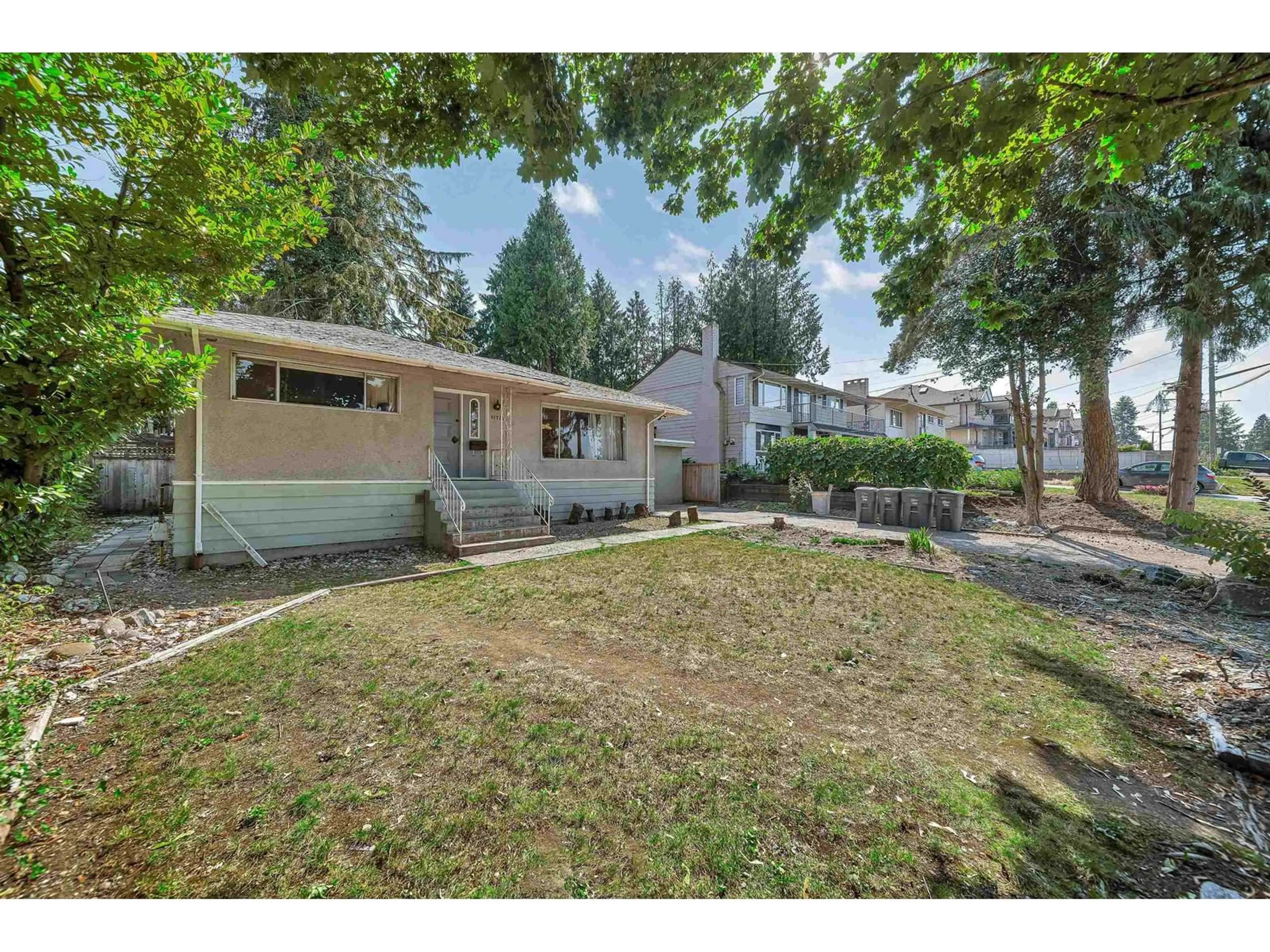 A pic from outside/outdoor area/front of a property/back of a property/a pic from drone, street for 11712 97, Surrey British Columbia V3V2B8