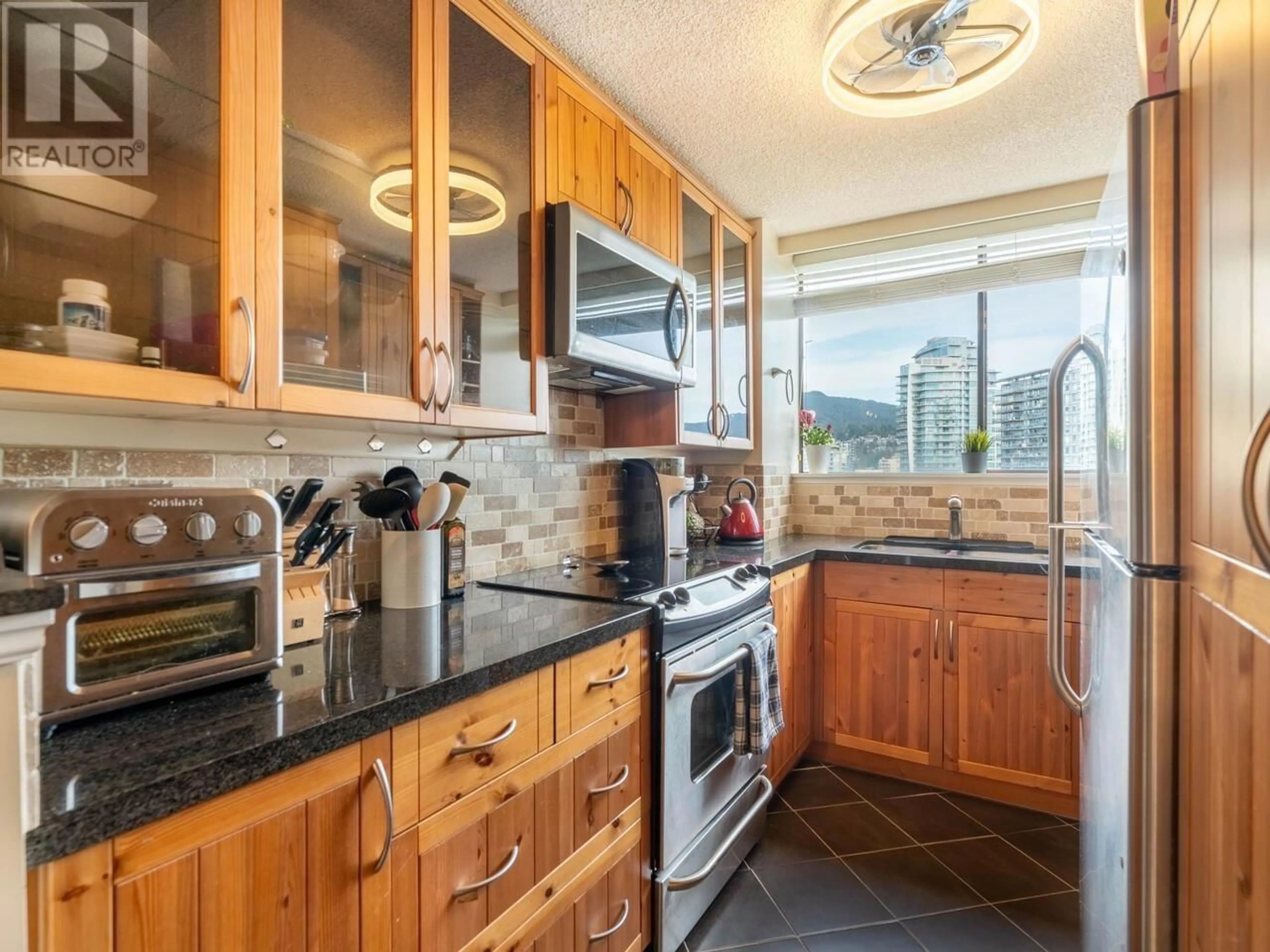 Standard kitchen, ceramic/tile floor for 1402 114 W KEITH ROAD, North Vancouver British Columbia V7M3C9