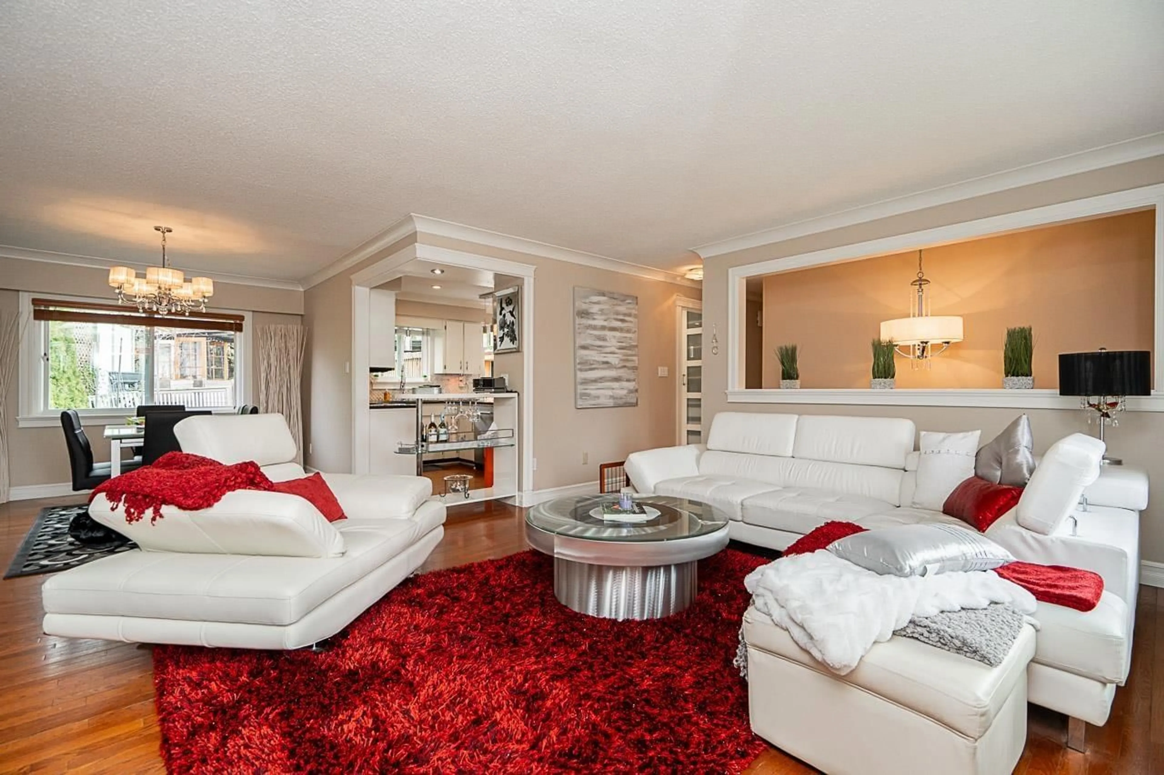 Living room with furniture, carpet floor for 11368 ALPEN PLACE, Surrey British Columbia V3R6T3