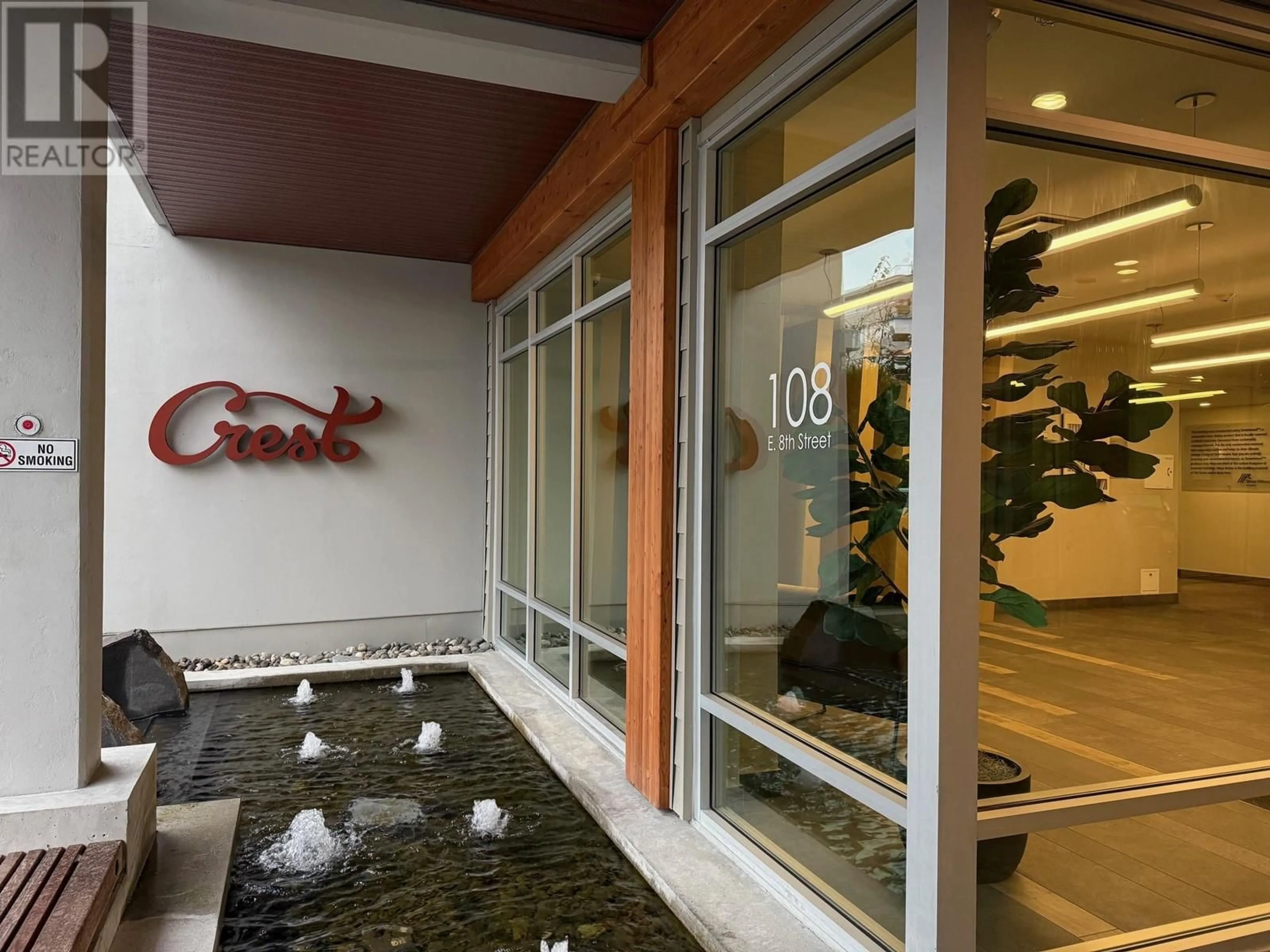 Indoor foyer for 202 - 108 8TH STREET, North Vancouver British Columbia V7L0H1