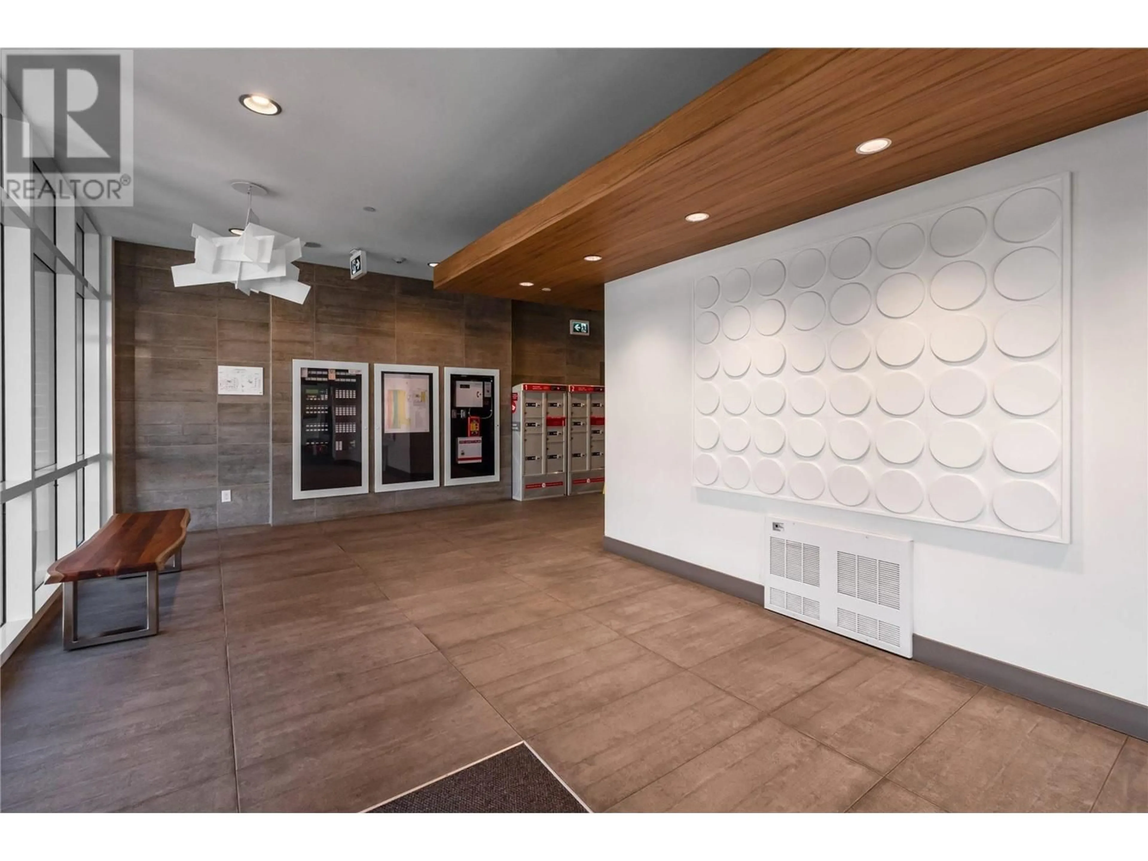 Indoor foyer for 1306 - 188 AGNES STREET, New Westminster British Columbia V3L0H6