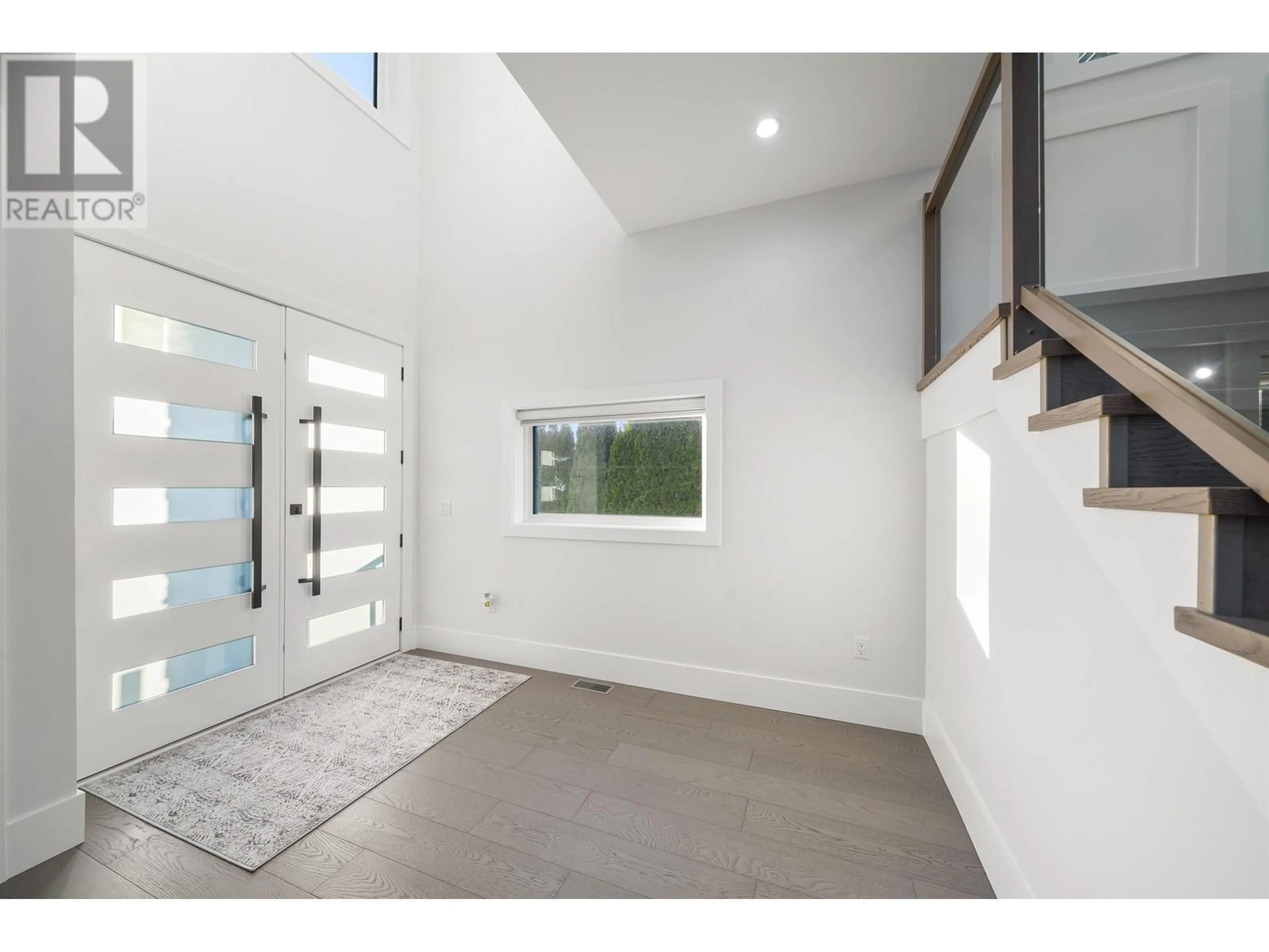 Indoor entryway for 12290 LAITY STREET, Maple Ridge British Columbia V2X5B2