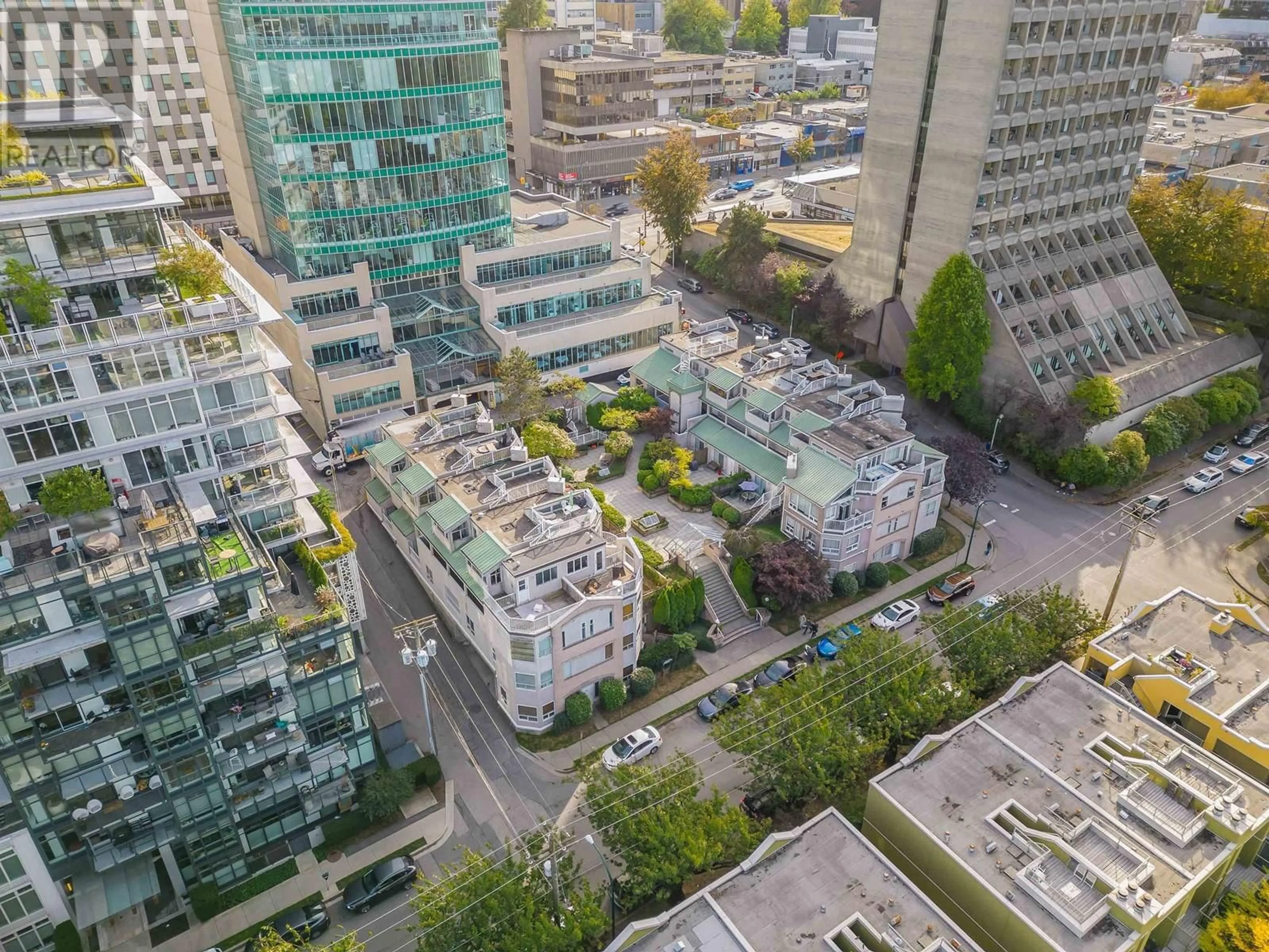 A pic from outside/outdoor area/front of a property/back of a property/a pic from drone, city buildings view from balcony for 208 788 W 8TH AVENUE, Vancouver British Columbia V5Z1E1