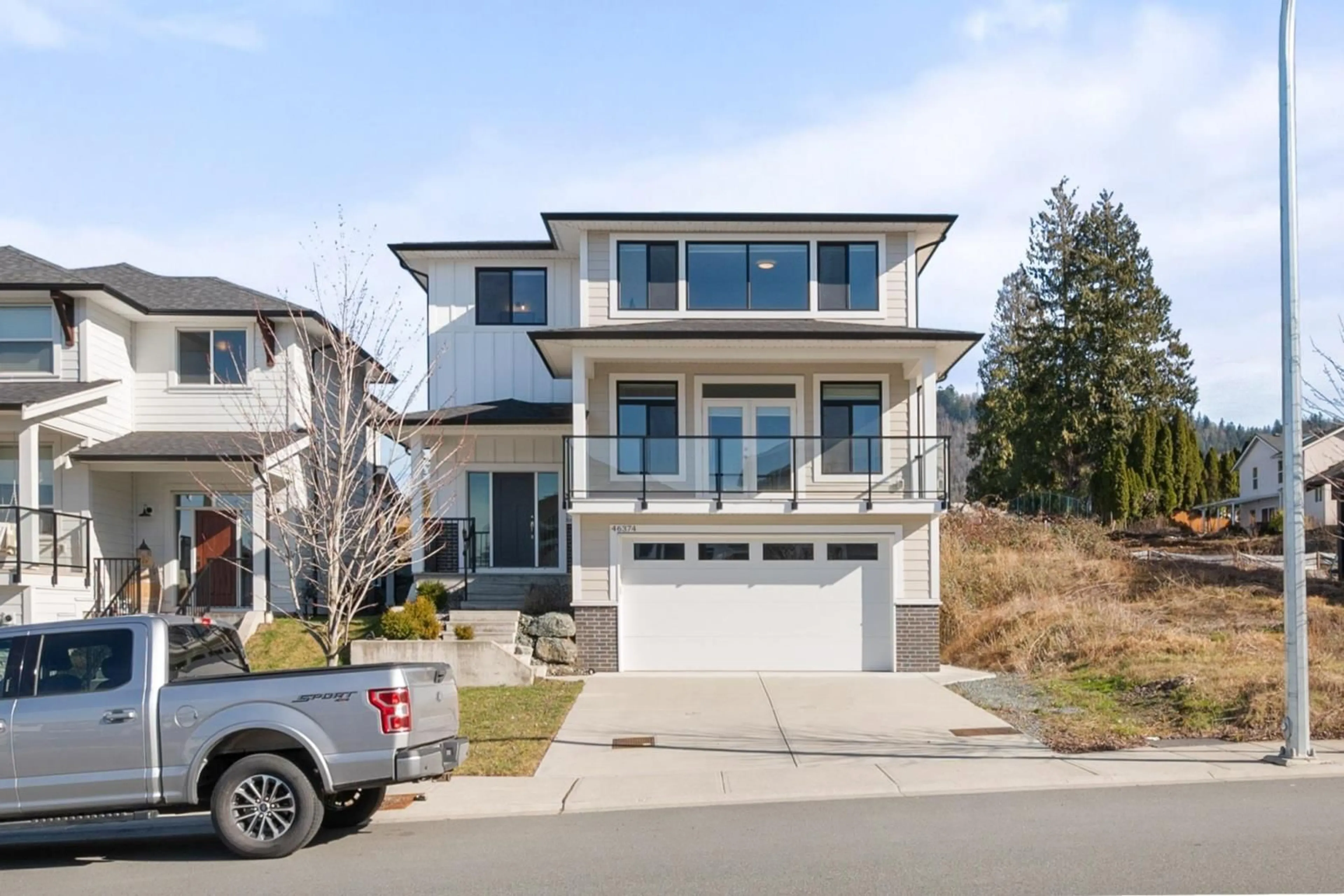 Home with vinyl exterior material, street for 46374 UPLANDS ROAD|Promontory, Chilliwack British Columbia V2R4W1