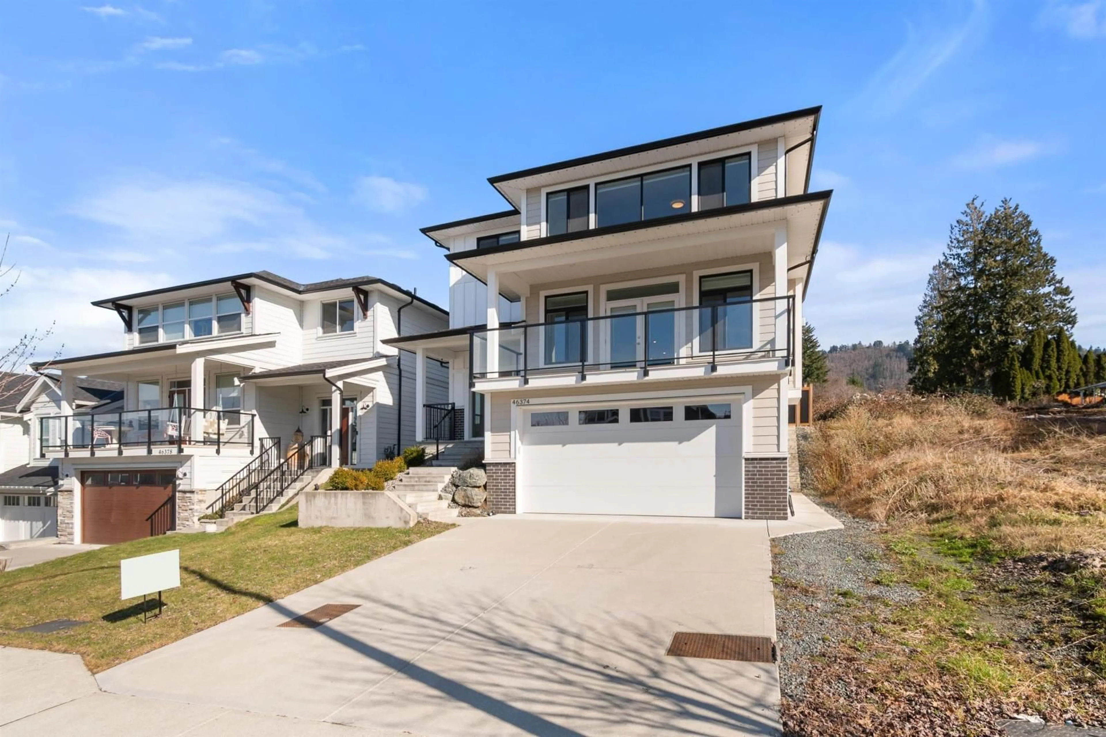 Home with vinyl exterior material, street for 46374 UPLANDS ROAD|Promontory, Chilliwack British Columbia V2R4W1