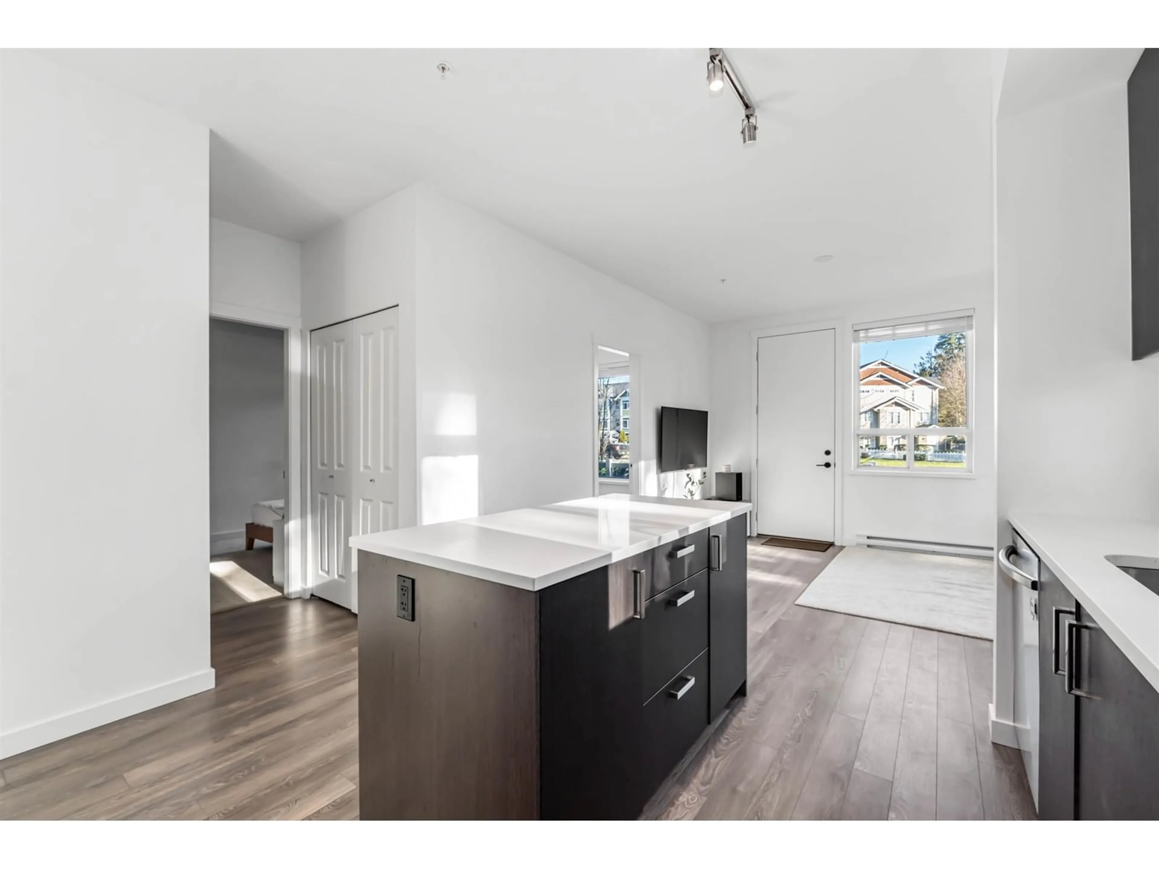 Open concept kitchen, unknown for 108 15858 FRASER HIGHWAY, Surrey British Columbia V4N6X4