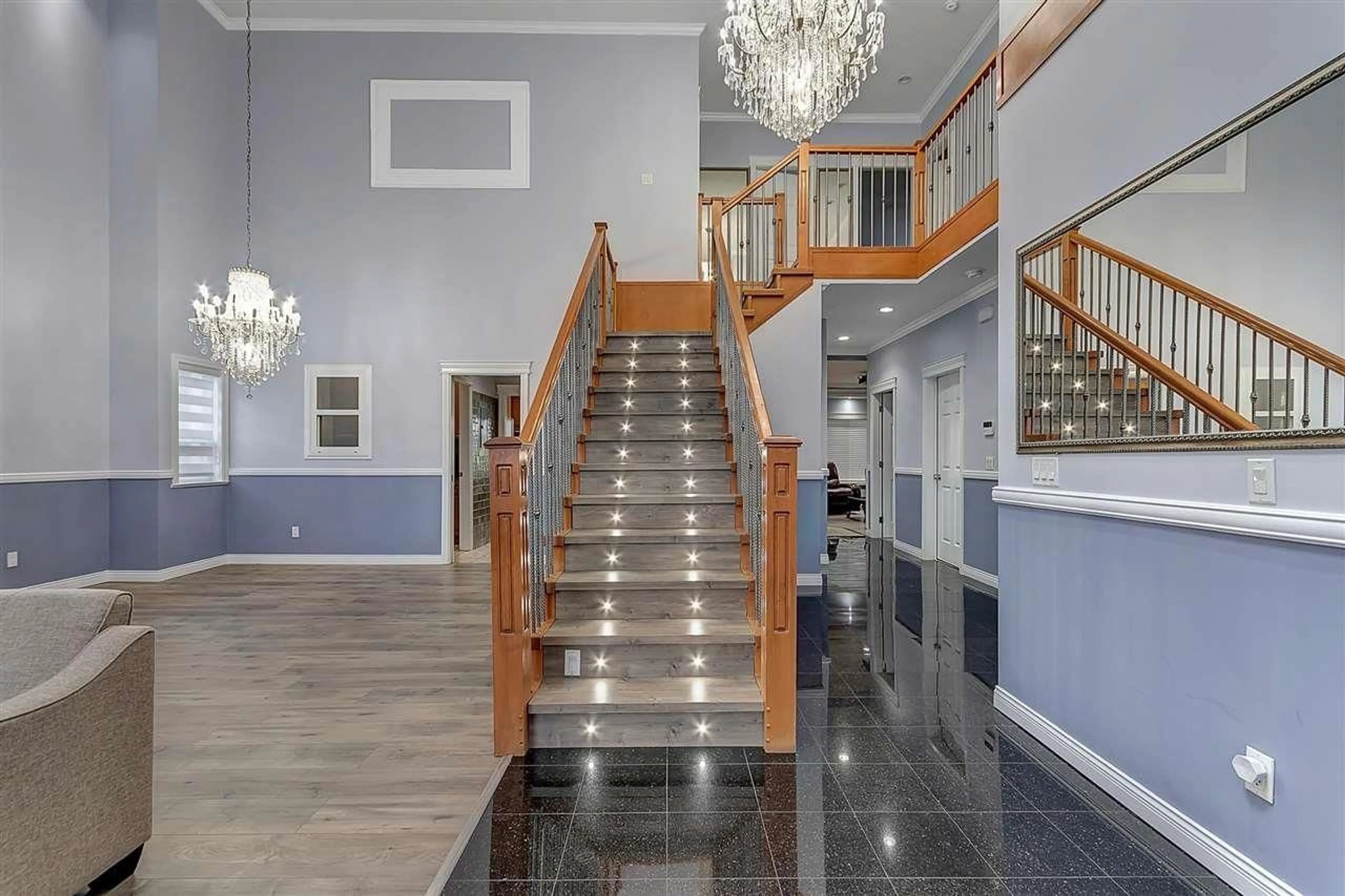 Indoor foyer for 12259 98A, Surrey British Columbia V3V2J9