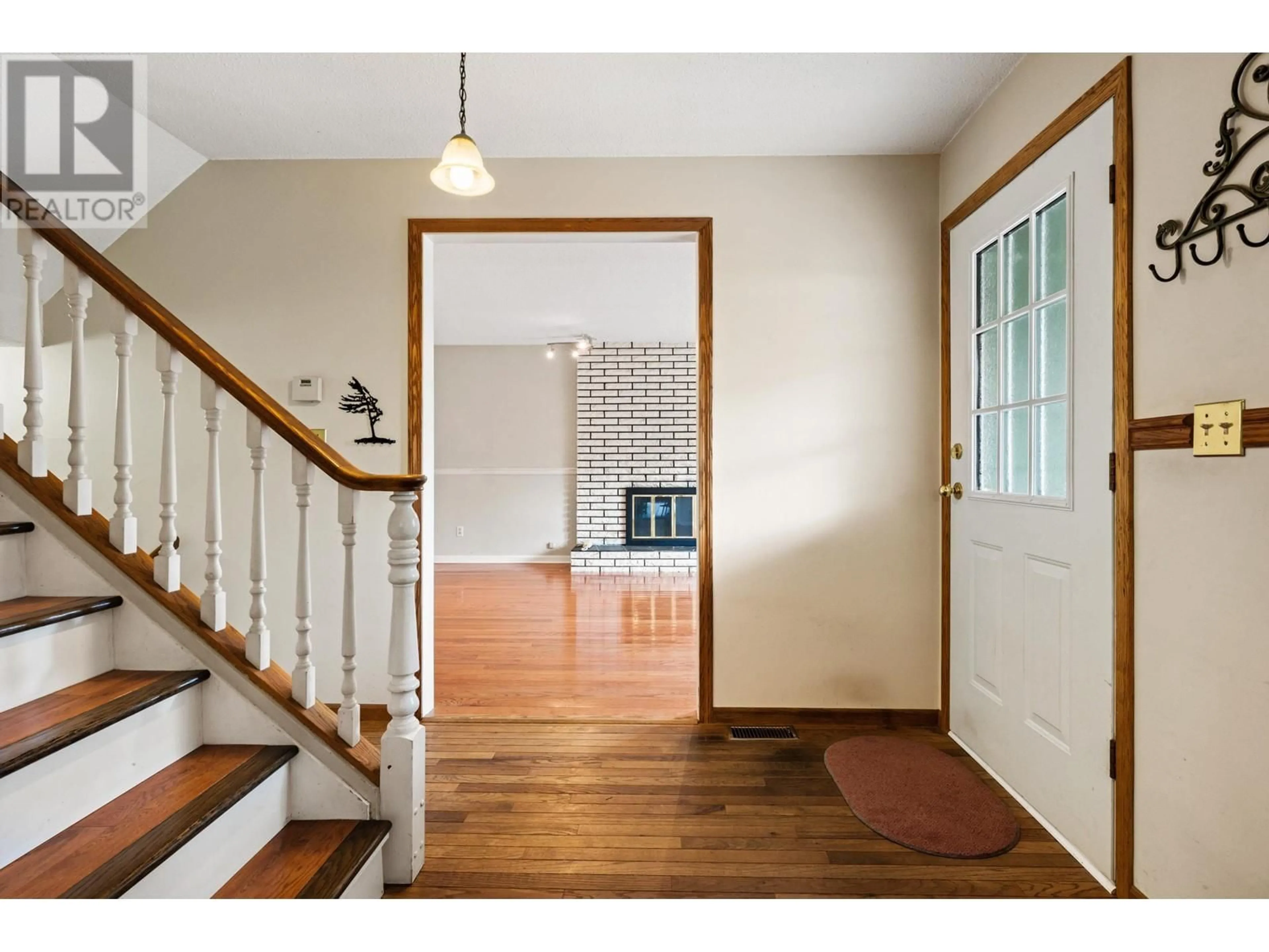 Indoor entryway for 5275 CAMARO DRIVE, Tsawwassen British Columbia V4M2C1