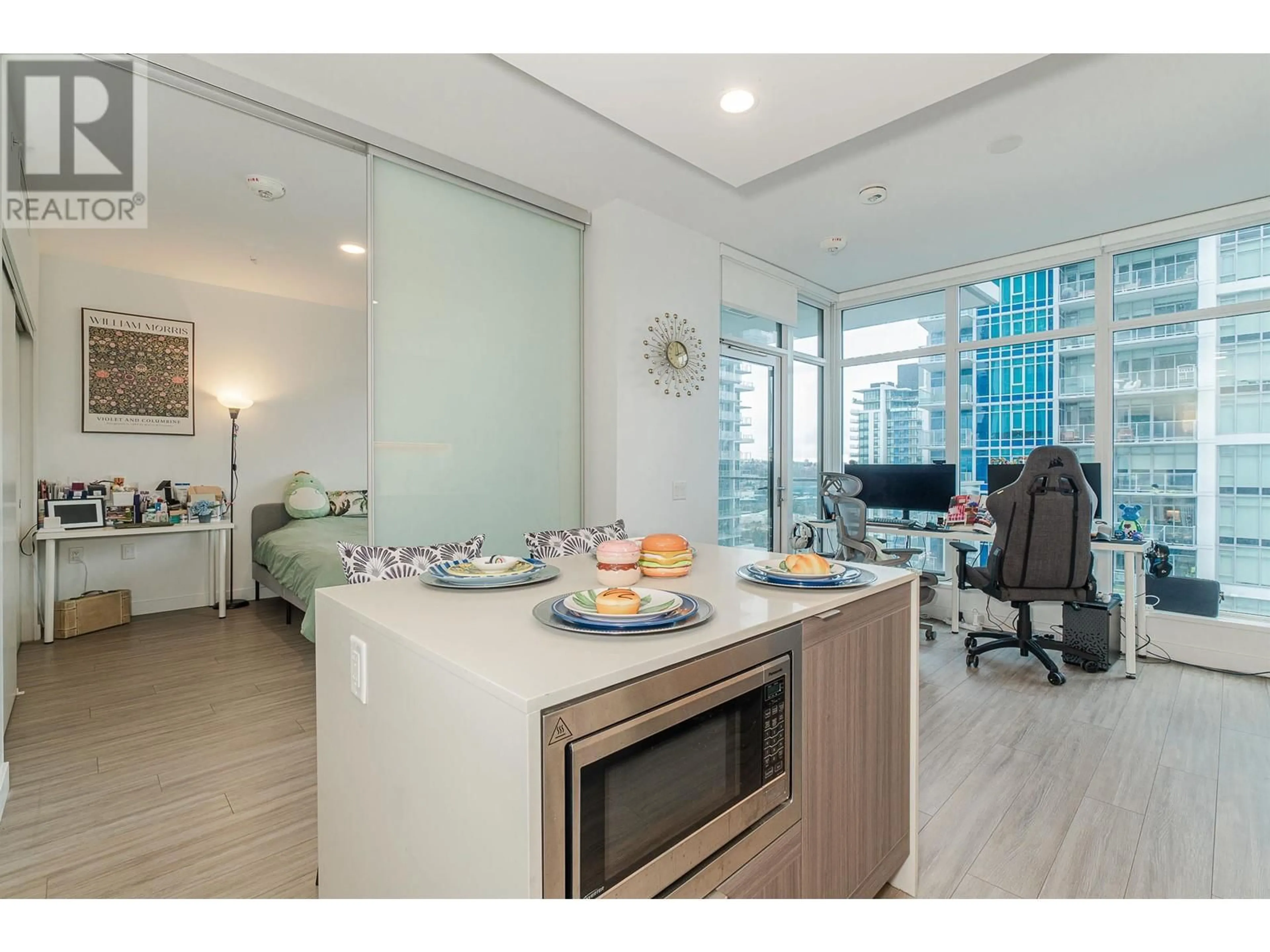 Open concept kitchen, unknown for 2107 - 2351 BETA AVENUE, Burnaby British Columbia V5C0M2