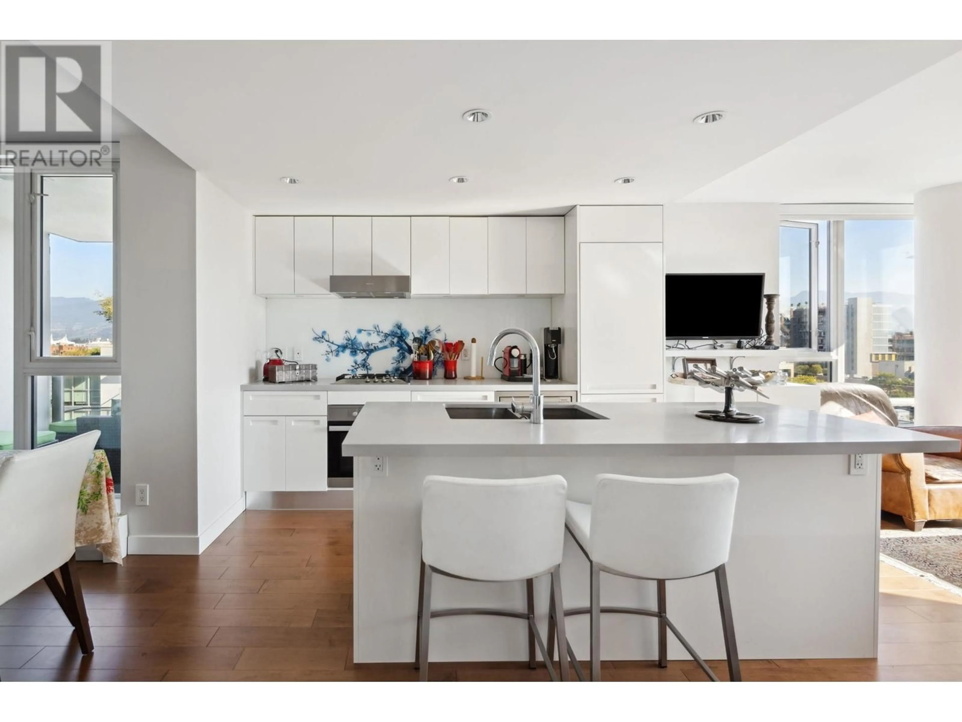 Contemporary kitchen, unknown for 1507 188 KEEFER STREET, Vancouver British Columbia V6A0E3