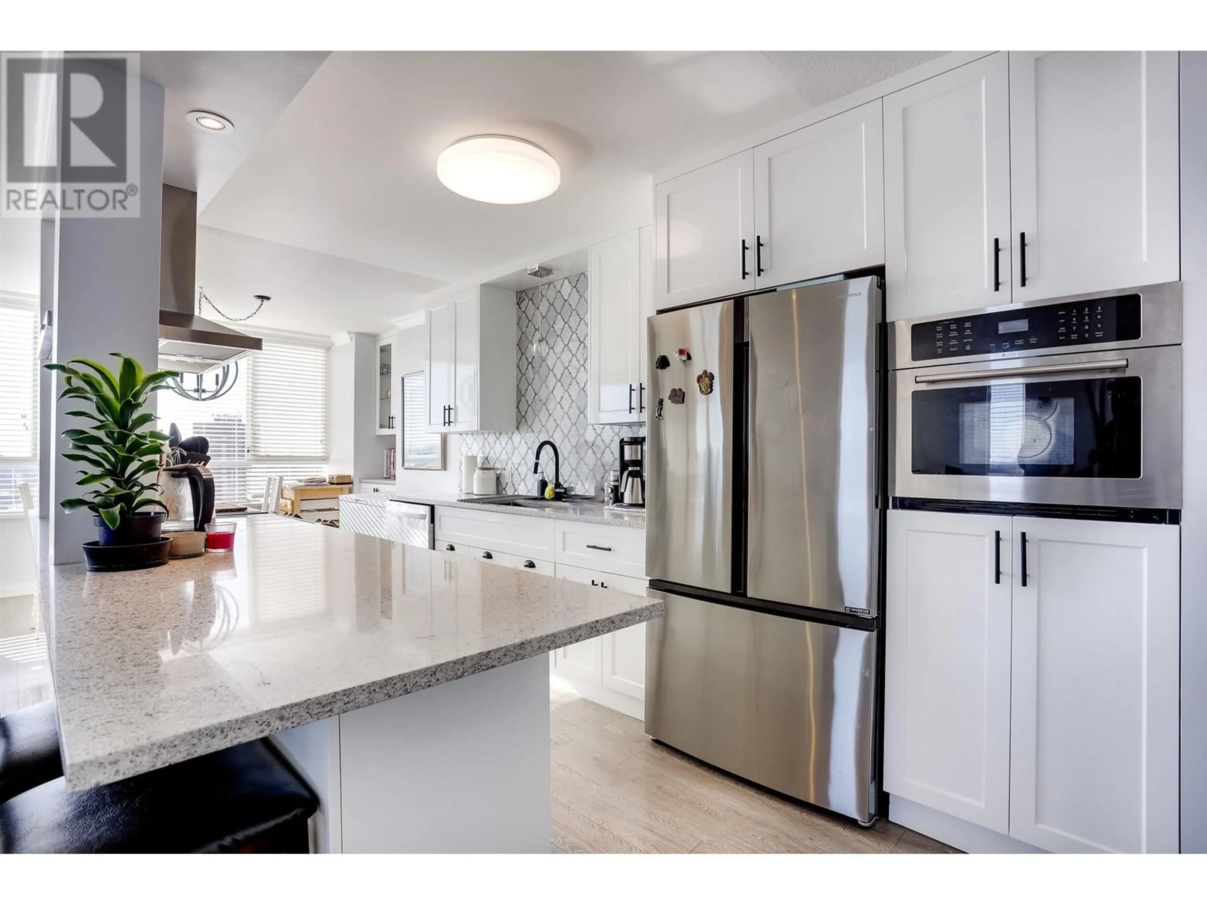 Contemporary kitchen, ceramic/tile floor for 1006 11980 222 STREET, Maple Ridge British Columbia V2X0L8