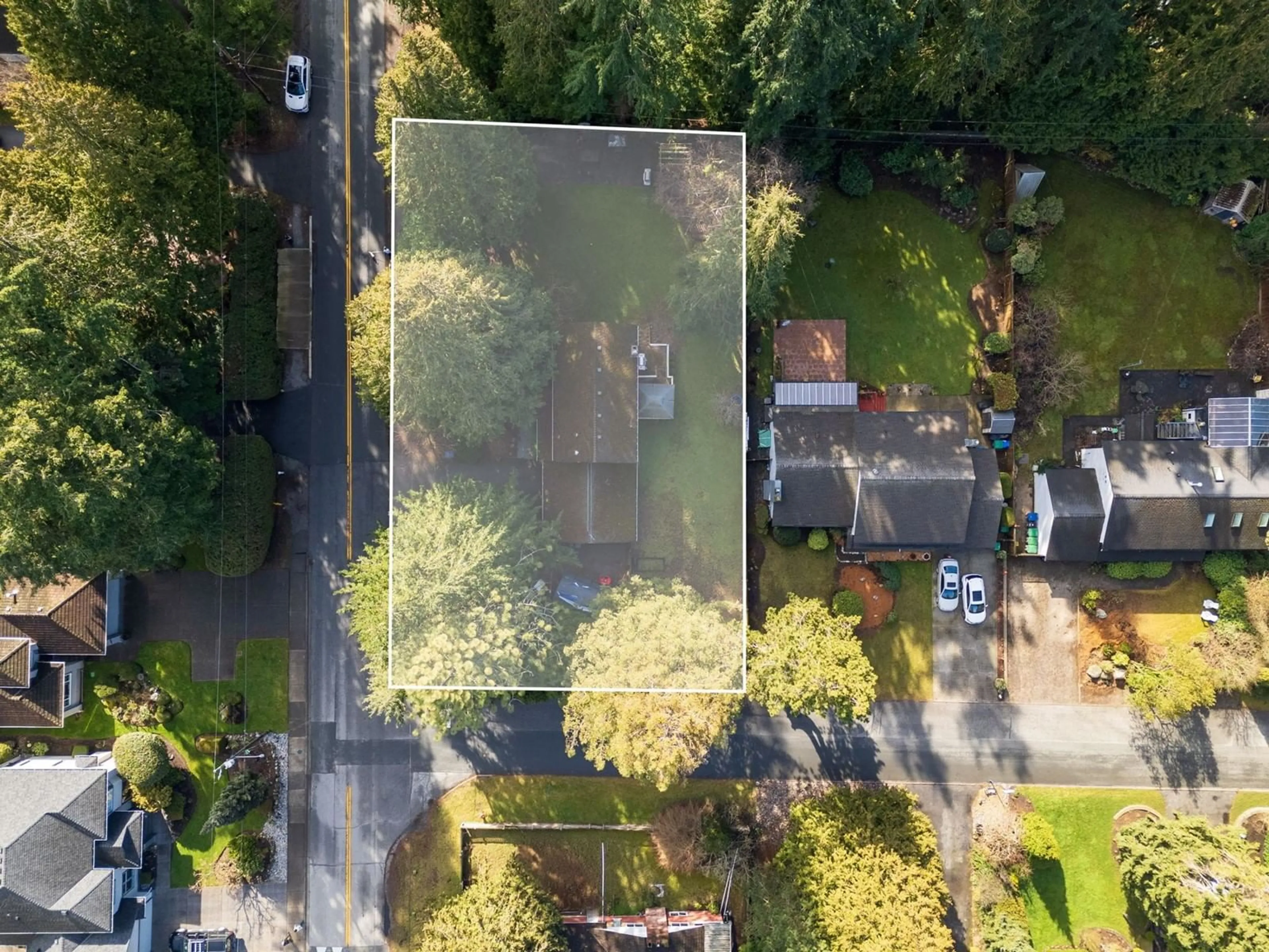 A pic from outside/outdoor area/front of a property/back of a property/a pic from drone, street for 2461 124TH STREET, Surrey British Columbia V4A3N1