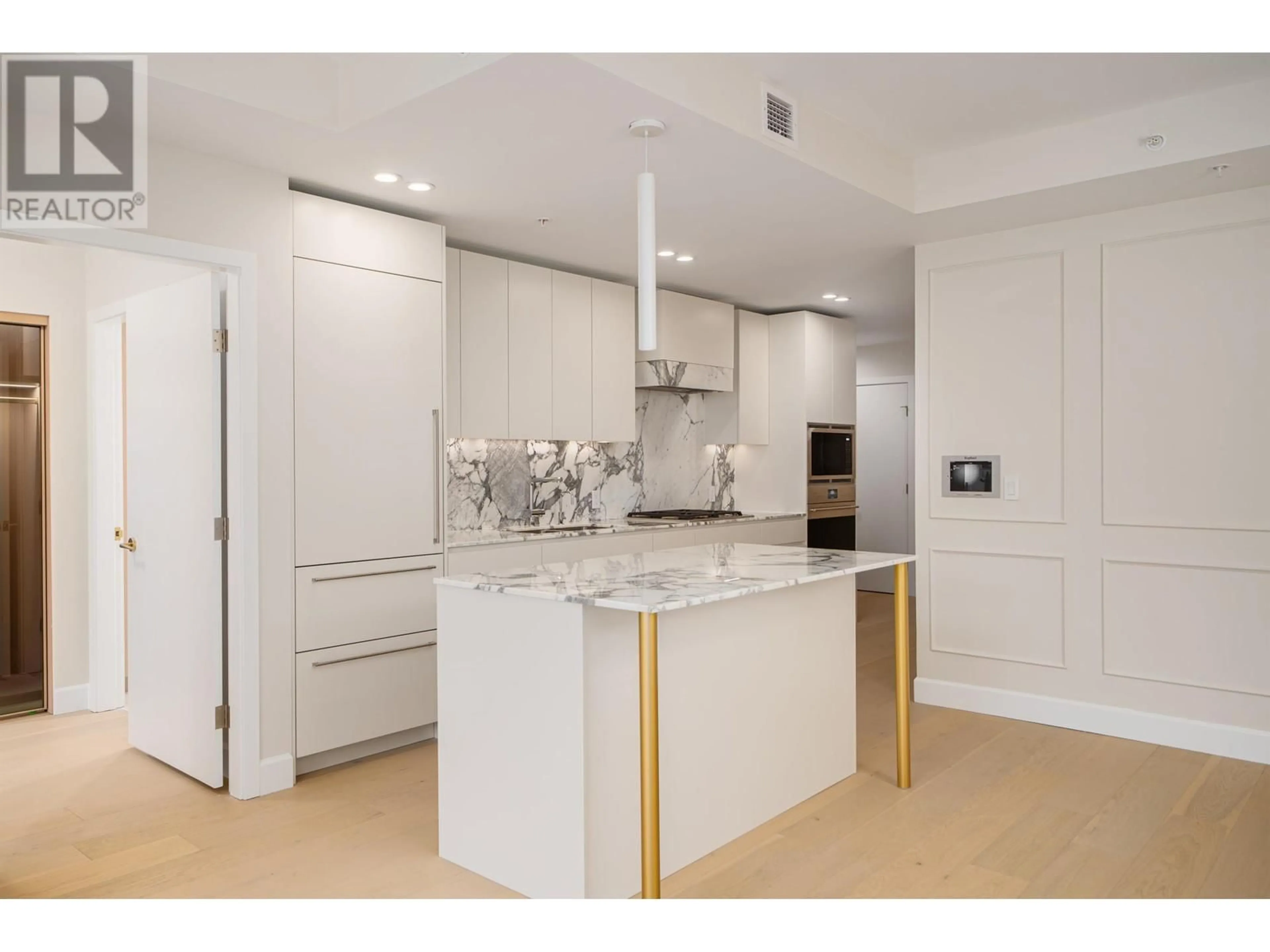 Open concept kitchen, ceramic/tile floor for 203 3668 W 10TH AVENUE, Vancouver British Columbia V6R2G3