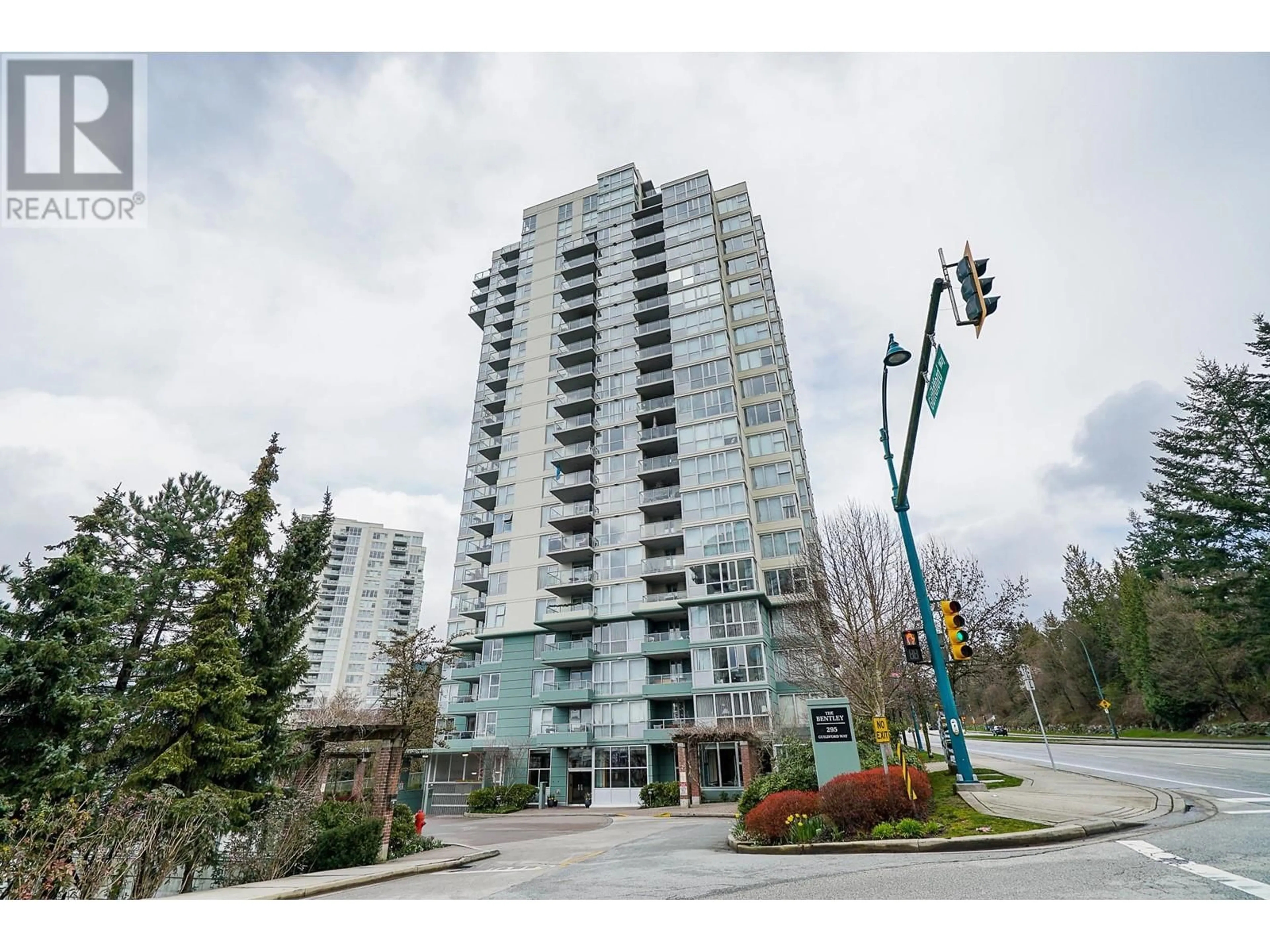 Indoor foyer for 306 295 GUILDFORD WAY, Port Moody British Columbia V3H5N3