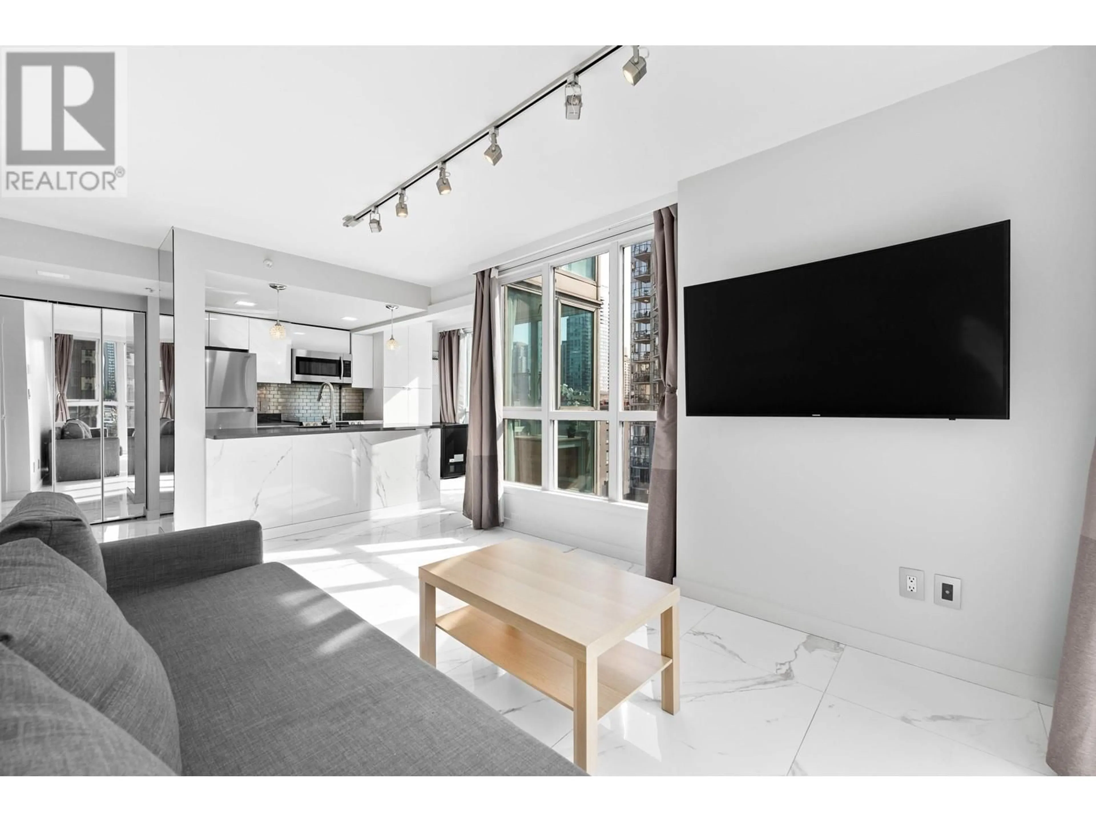 Unknown for 702 - 1188 HOWE STREET, Vancouver British Columbia V6Z2S8