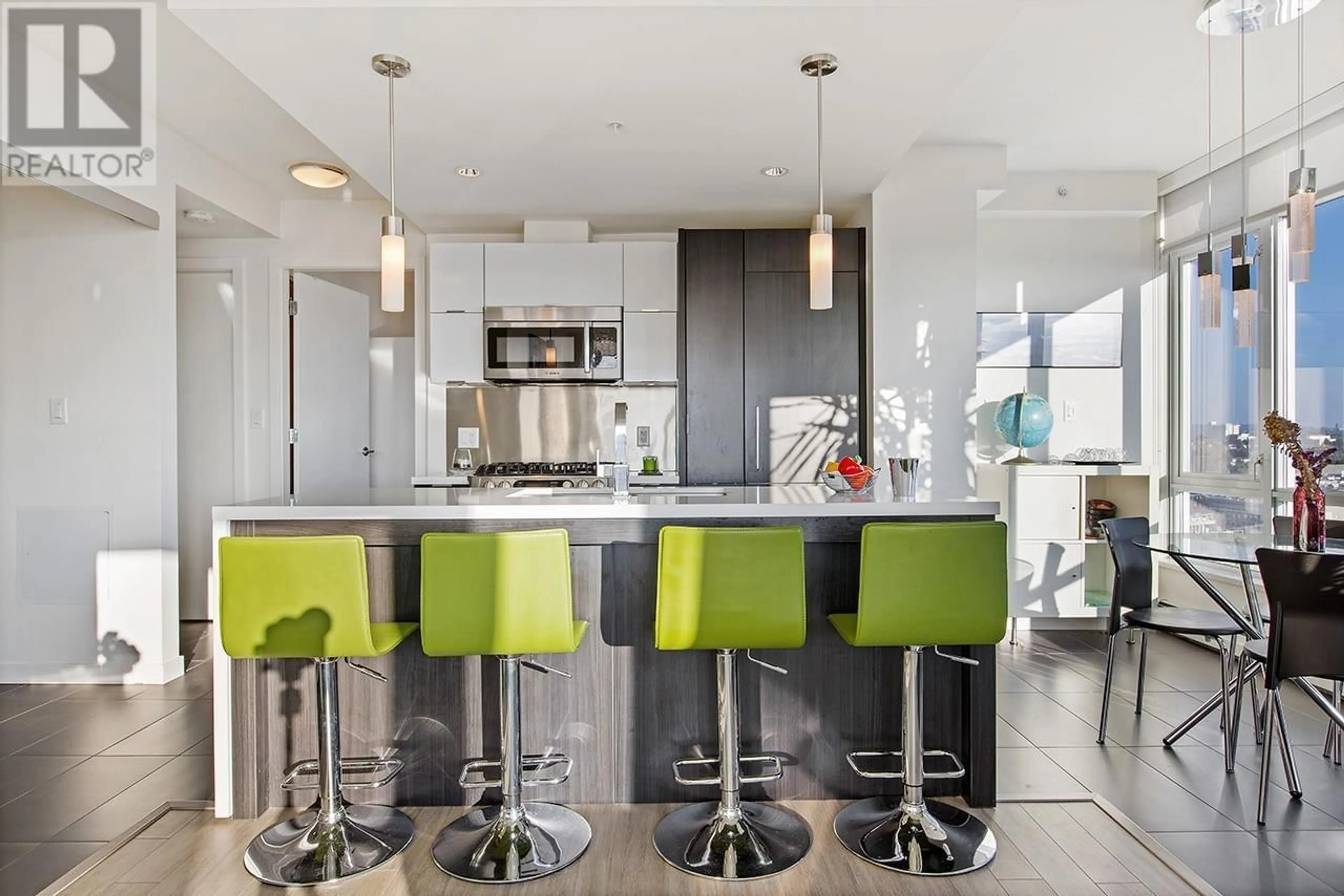 Contemporary kitchen, unknown for 1907 1775 QUEBEC STREET, Vancouver British Columbia V5T0E3