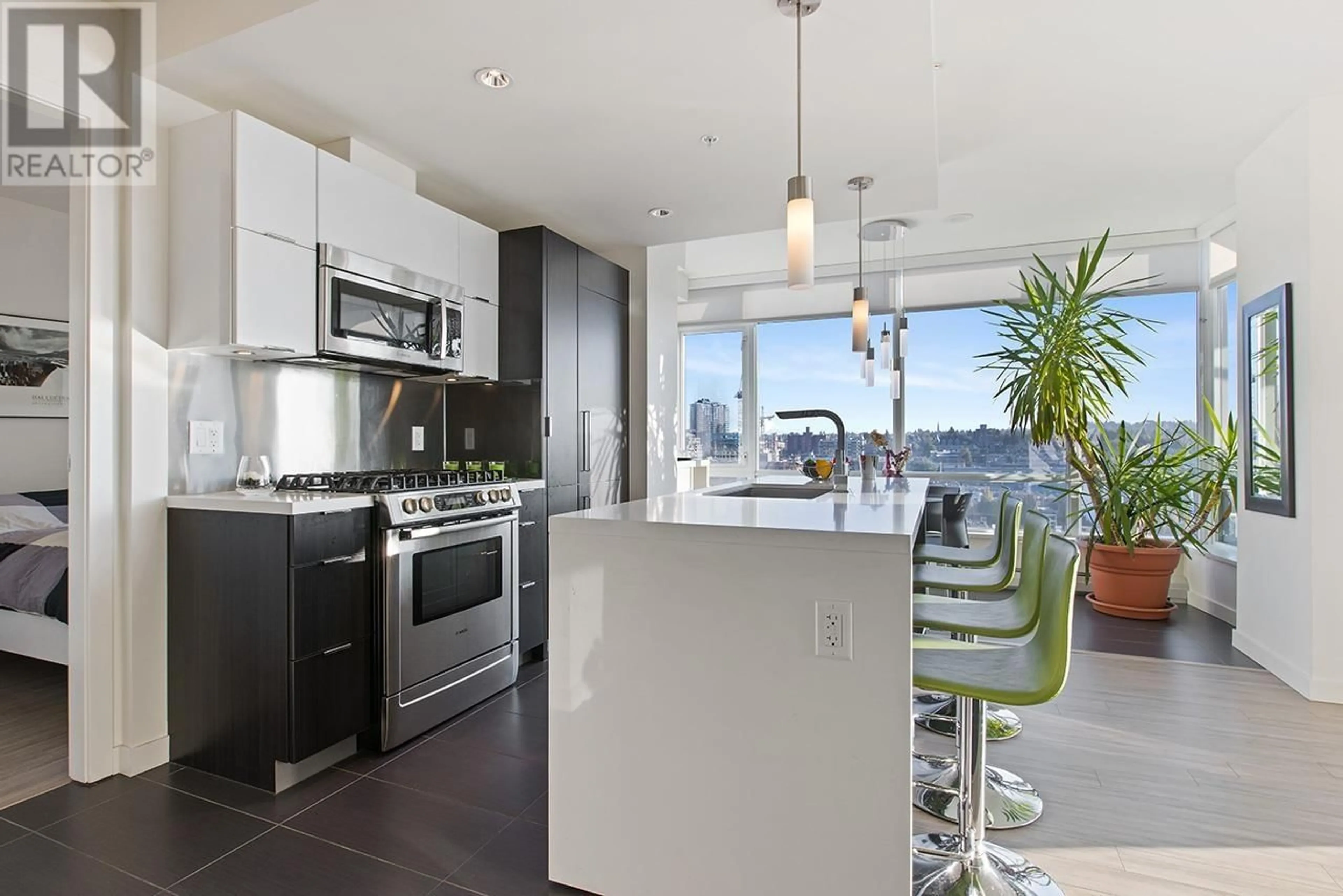 Open concept kitchen, unknown for 1907 1775 QUEBEC STREET, Vancouver British Columbia V5T0E3