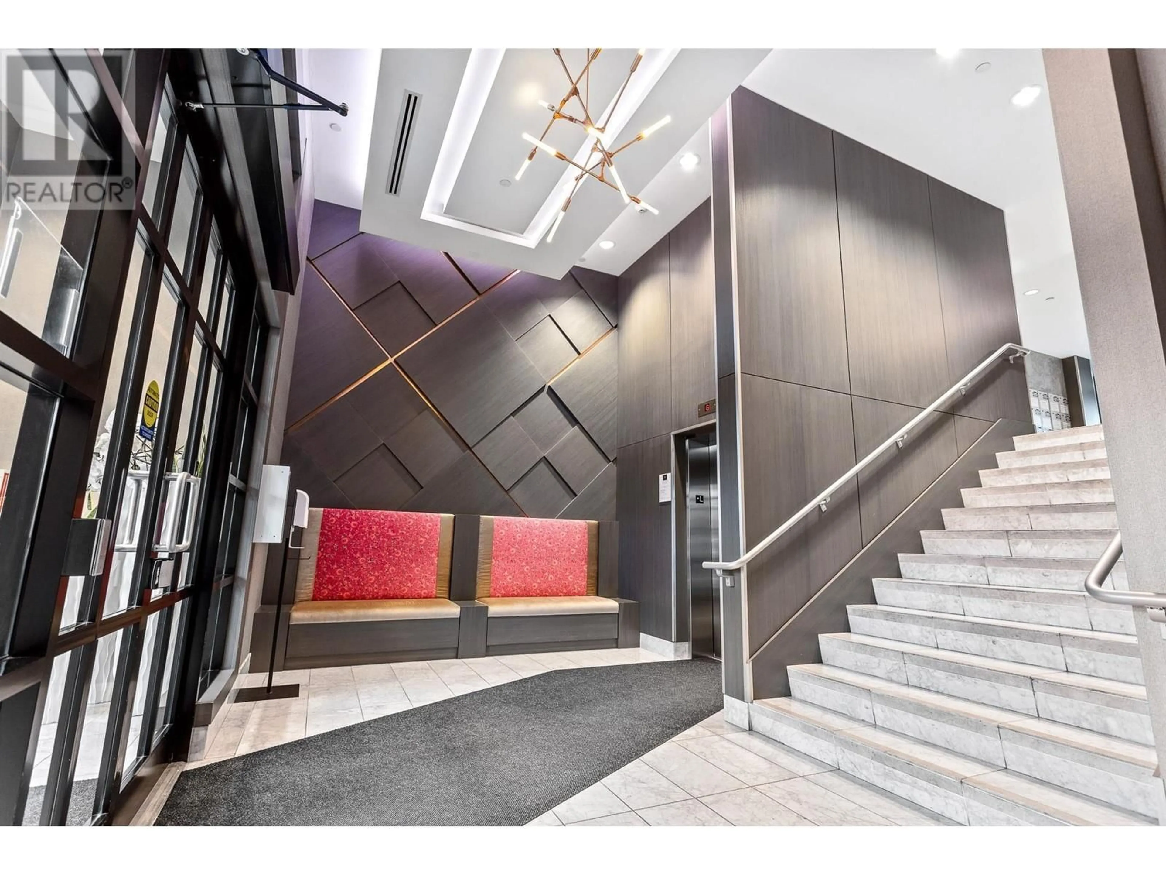 Indoor foyer for 318 9500 TOMICKI AVENUE, Richmond British Columbia V6X0R9