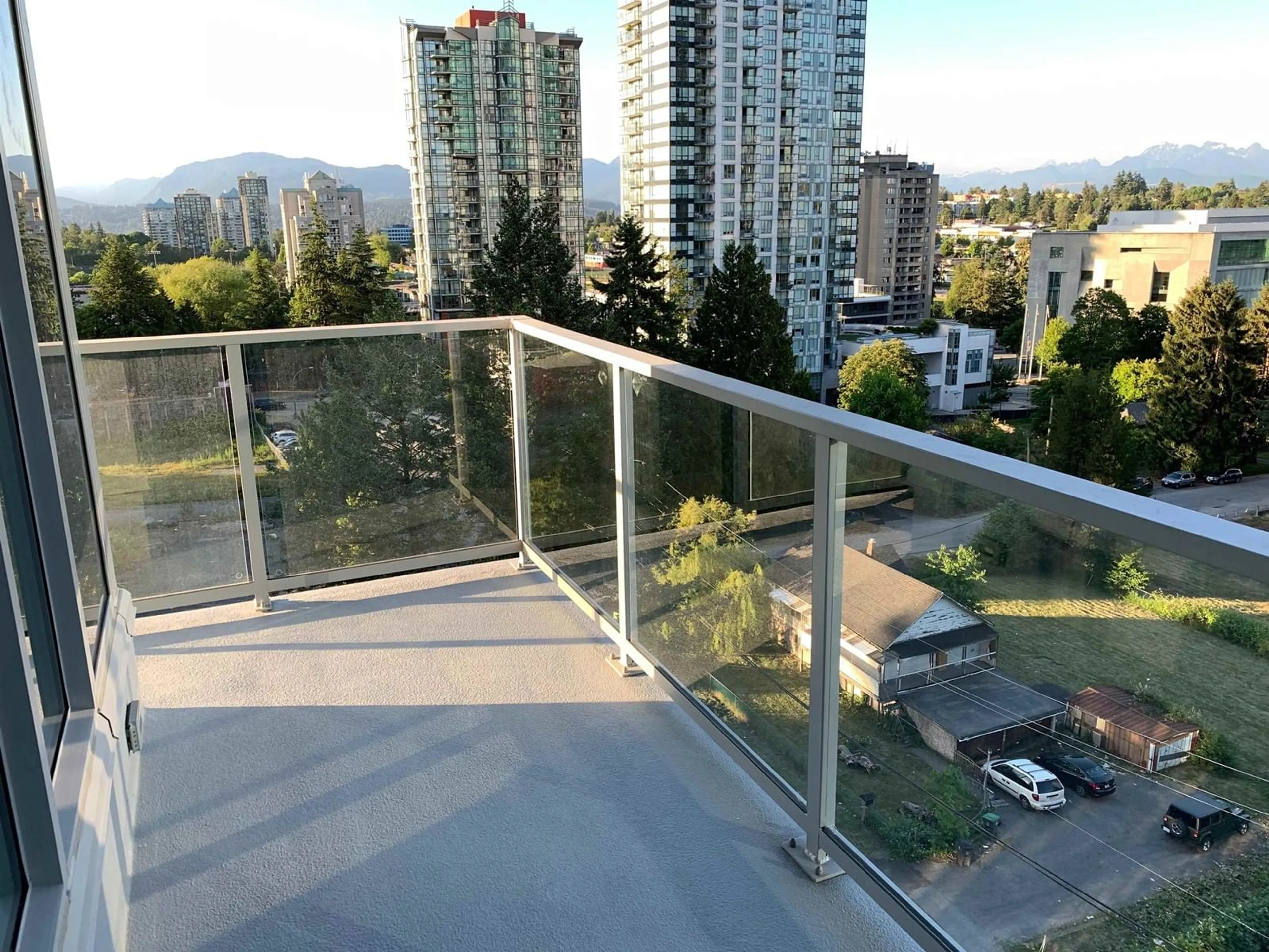 Balcony in the apartment, city buildings view from balcony for 905 13350 CENTRAL AVENUE, Surrey British Columbia V3T0S1