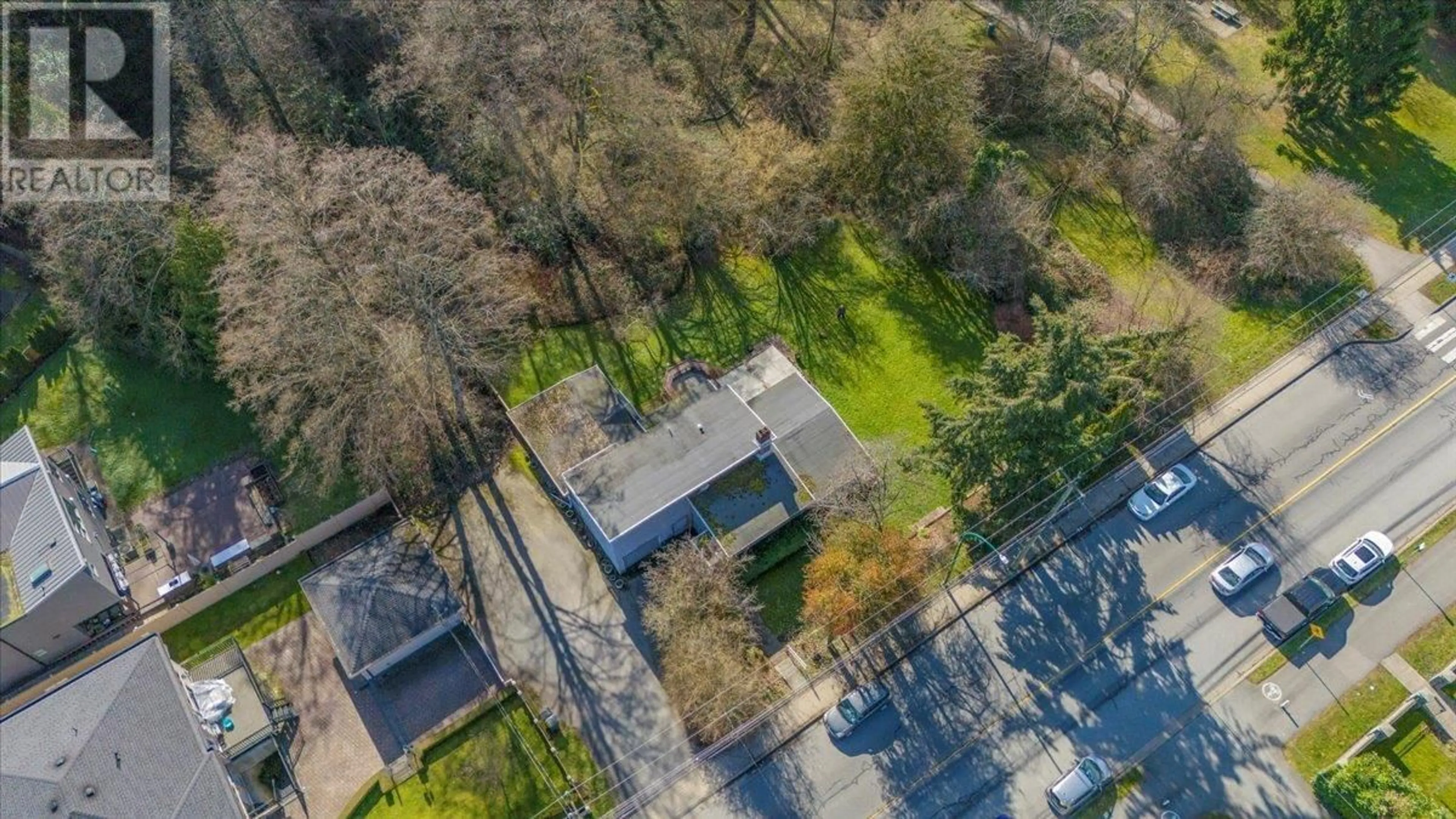 A pic from outside/outdoor area/front of a property/back of a property/a pic from drone, unknown for 4218 MOSCROP STREET, Burnaby British Columbia V5G2E5