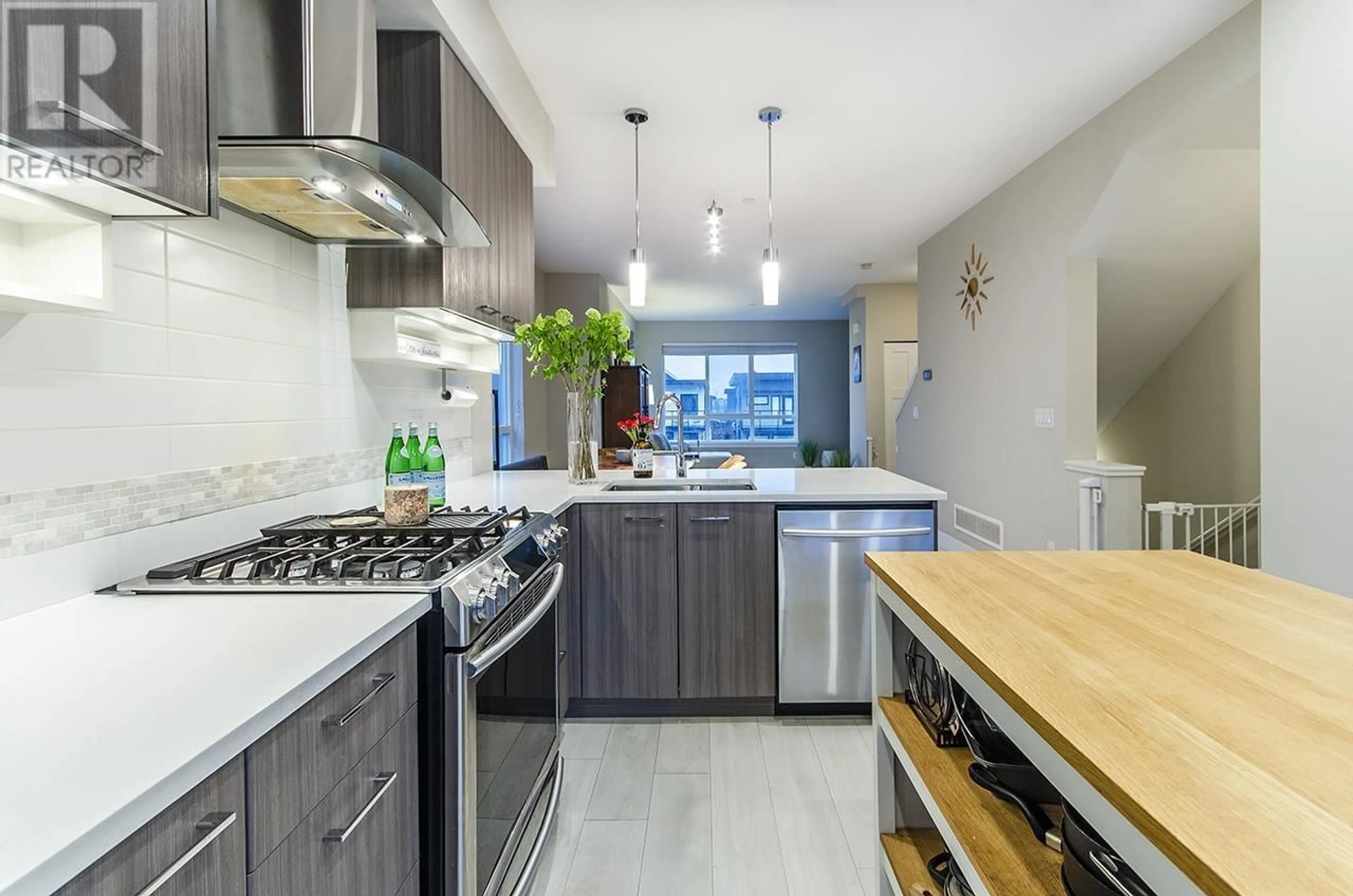 Contemporary kitchen, ceramic/tile floor for 151 1894 OSPREY DRIVE, Tsawwassen British Columbia V4M0C3