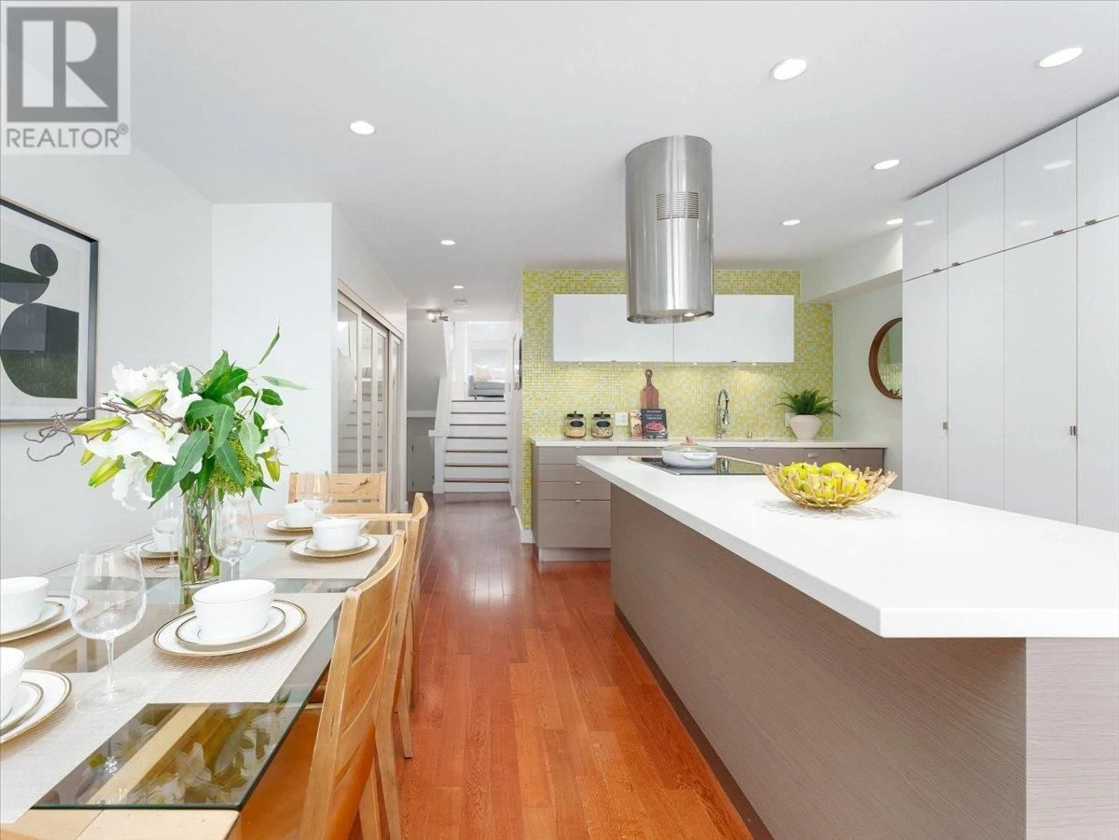 Contemporary kitchen, unknown for 1732 CYPRESS STREET, Vancouver British Columbia V6J4W2