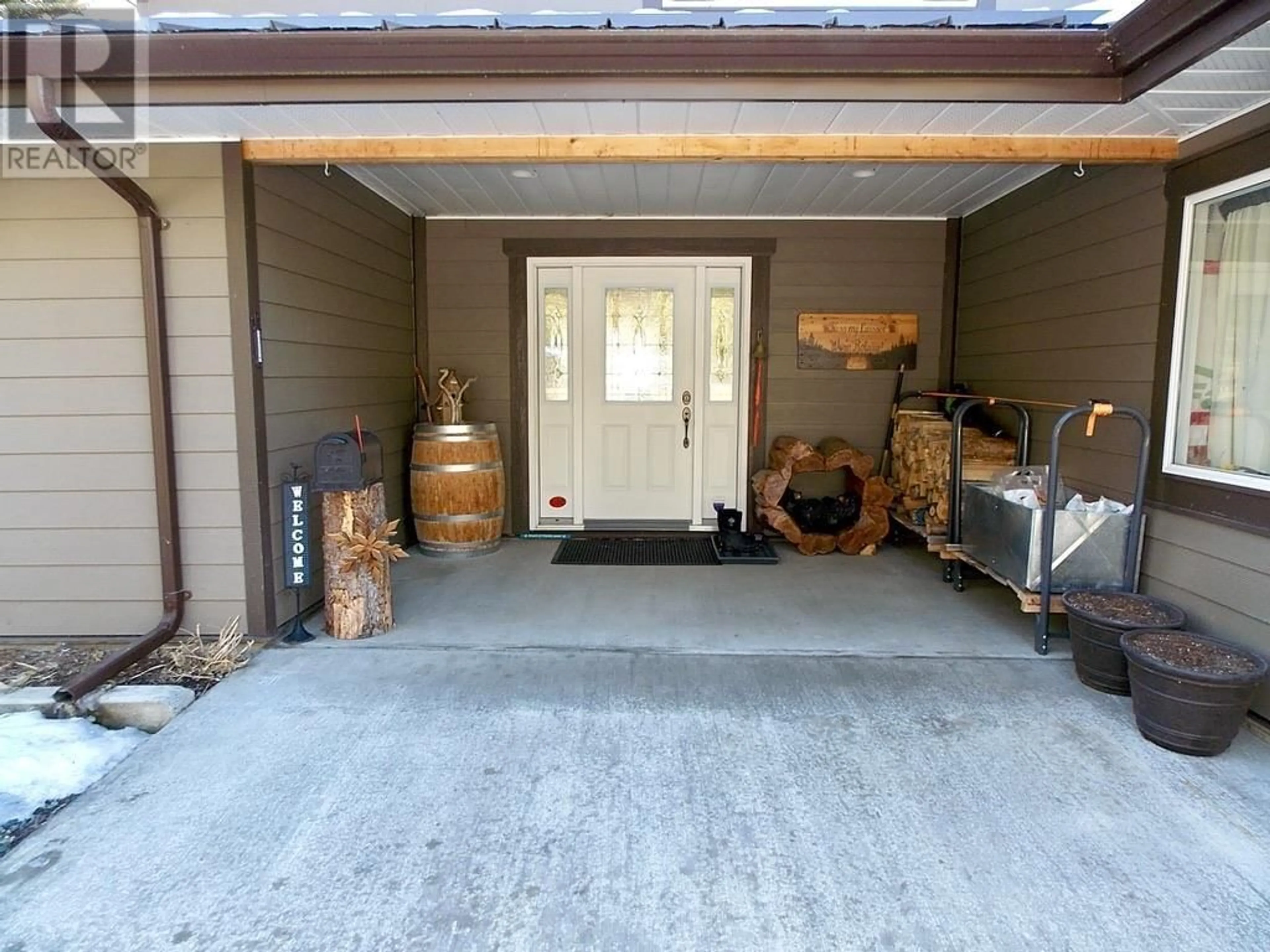 Indoor garage for 3630 PARK PLACE, Lac La Hache British Columbia V0K1T1