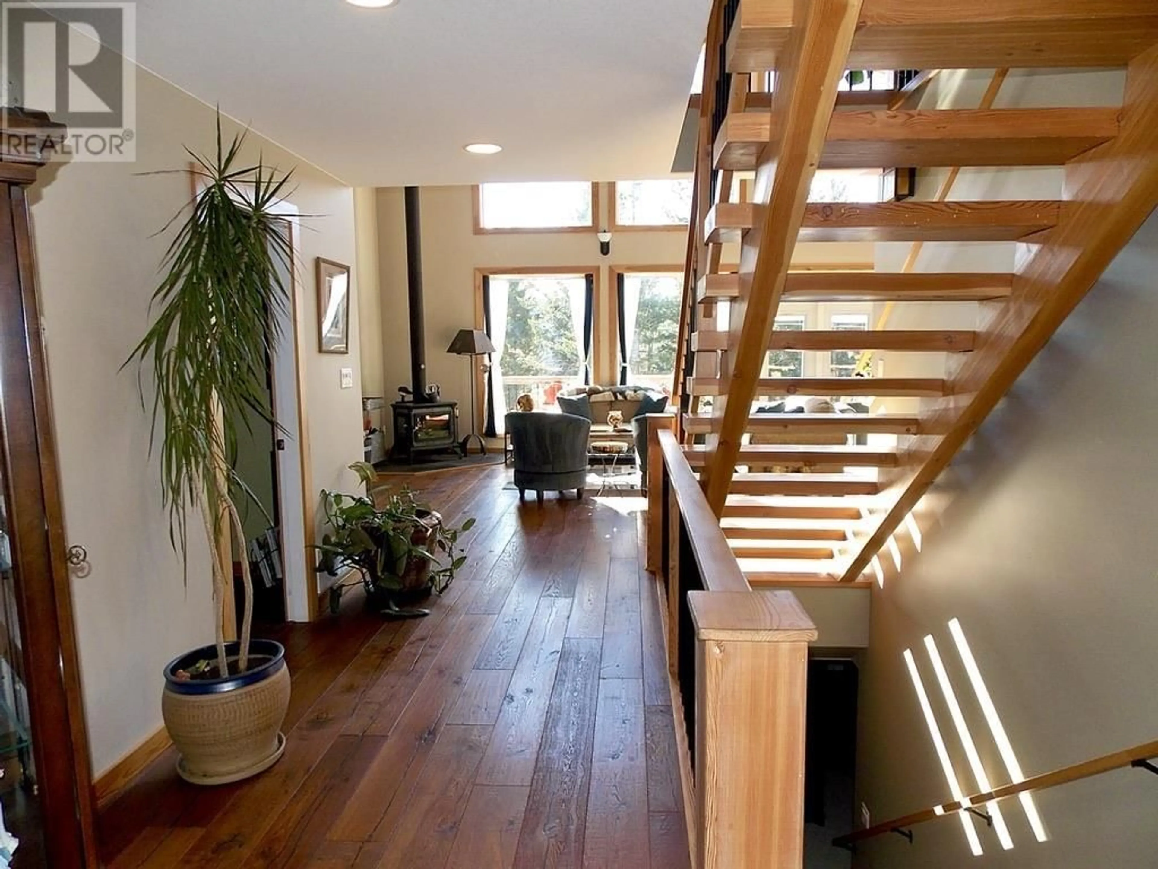 Indoor foyer for 3630 PARK PLACE, Lac La Hache British Columbia V0K1T1