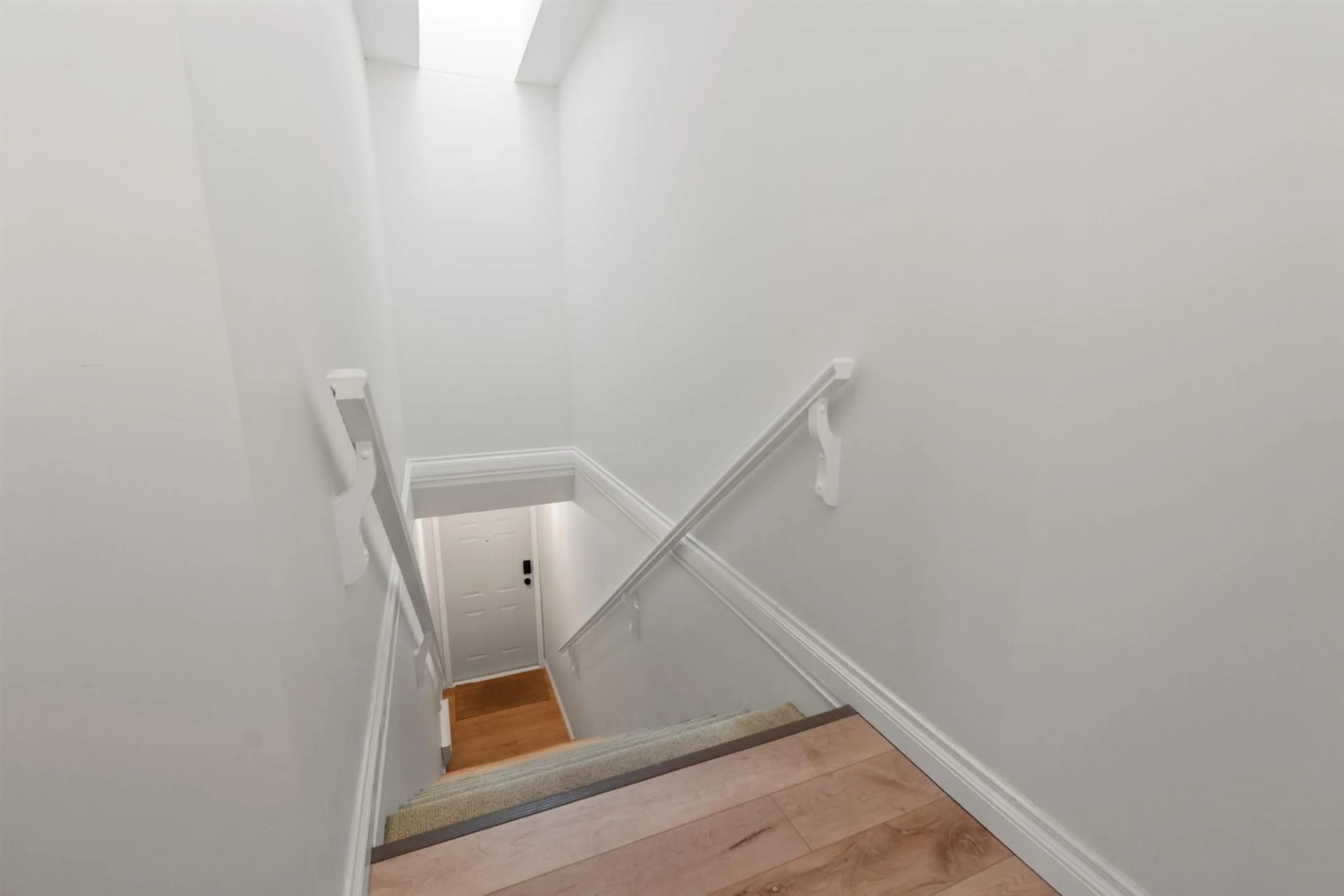 Stairs for 10 - 8533 BROADWAY STREET, Chilliwack British Columbia V2P5V4