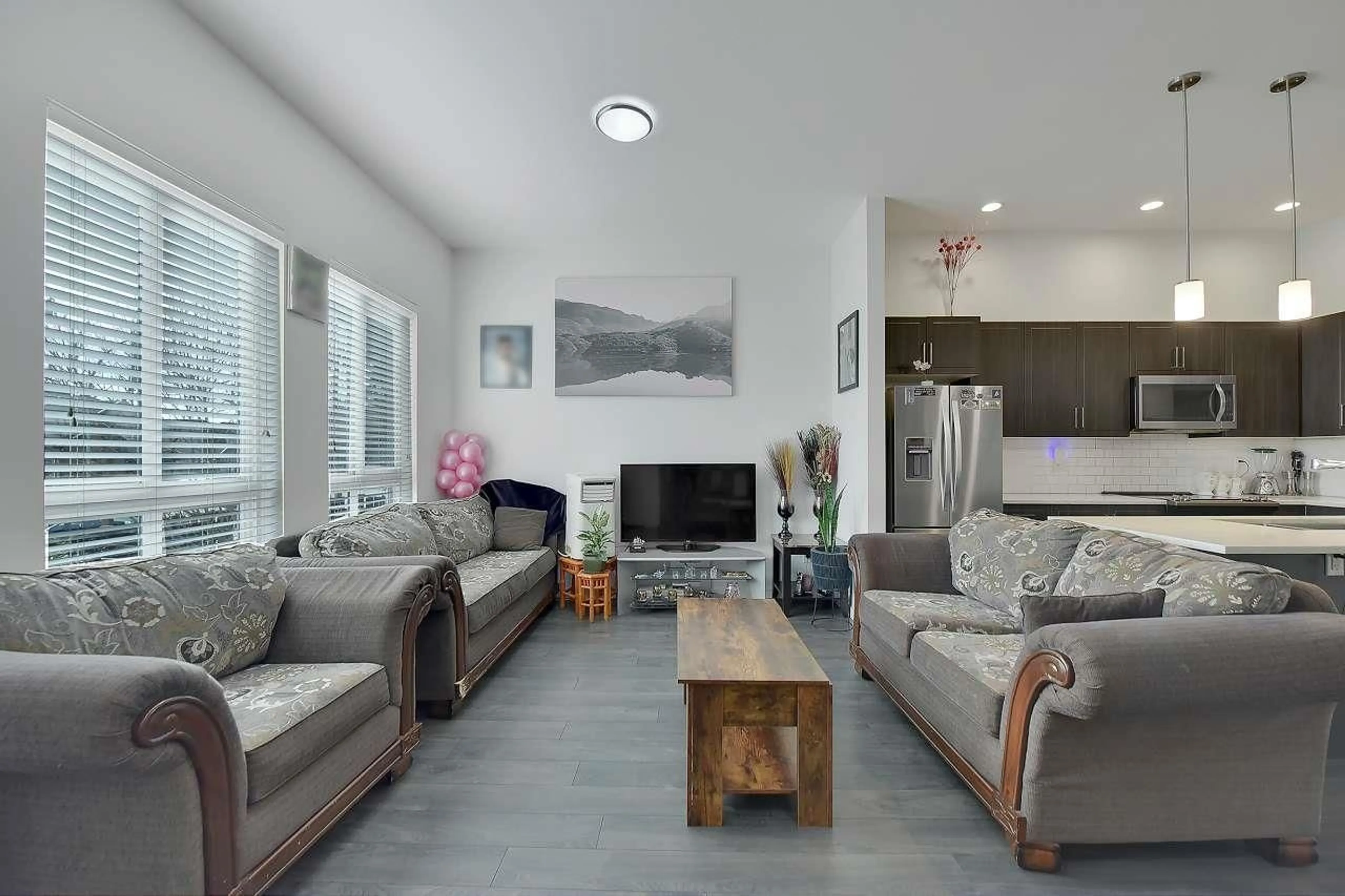 Living room with furniture, unknown for 20 - 14555 68, Surrey British Columbia V3S2A8