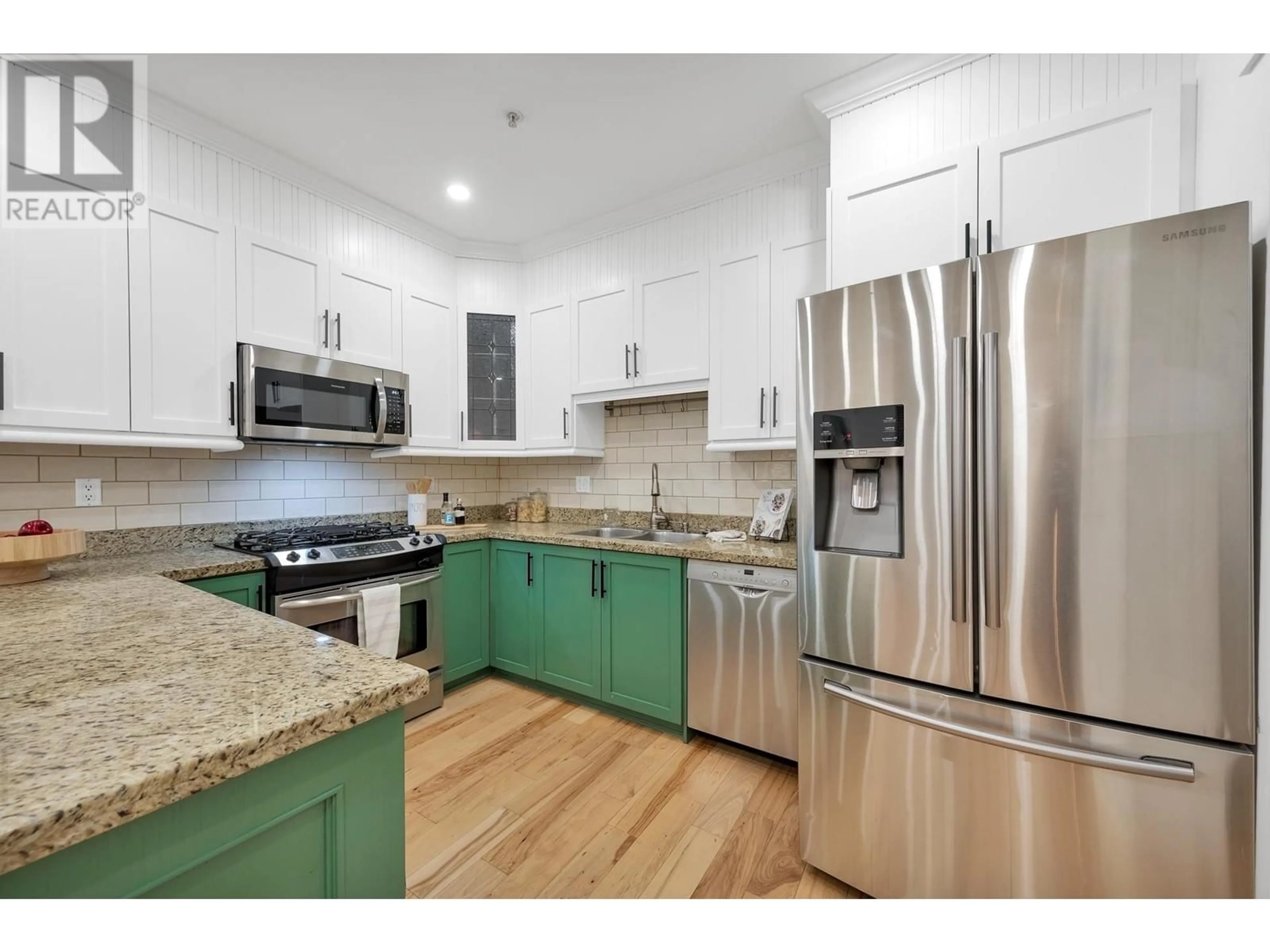 Open concept kitchen, unknown for 2918 COLUMBIA STREET, Vancouver British Columbia V5Y3V8