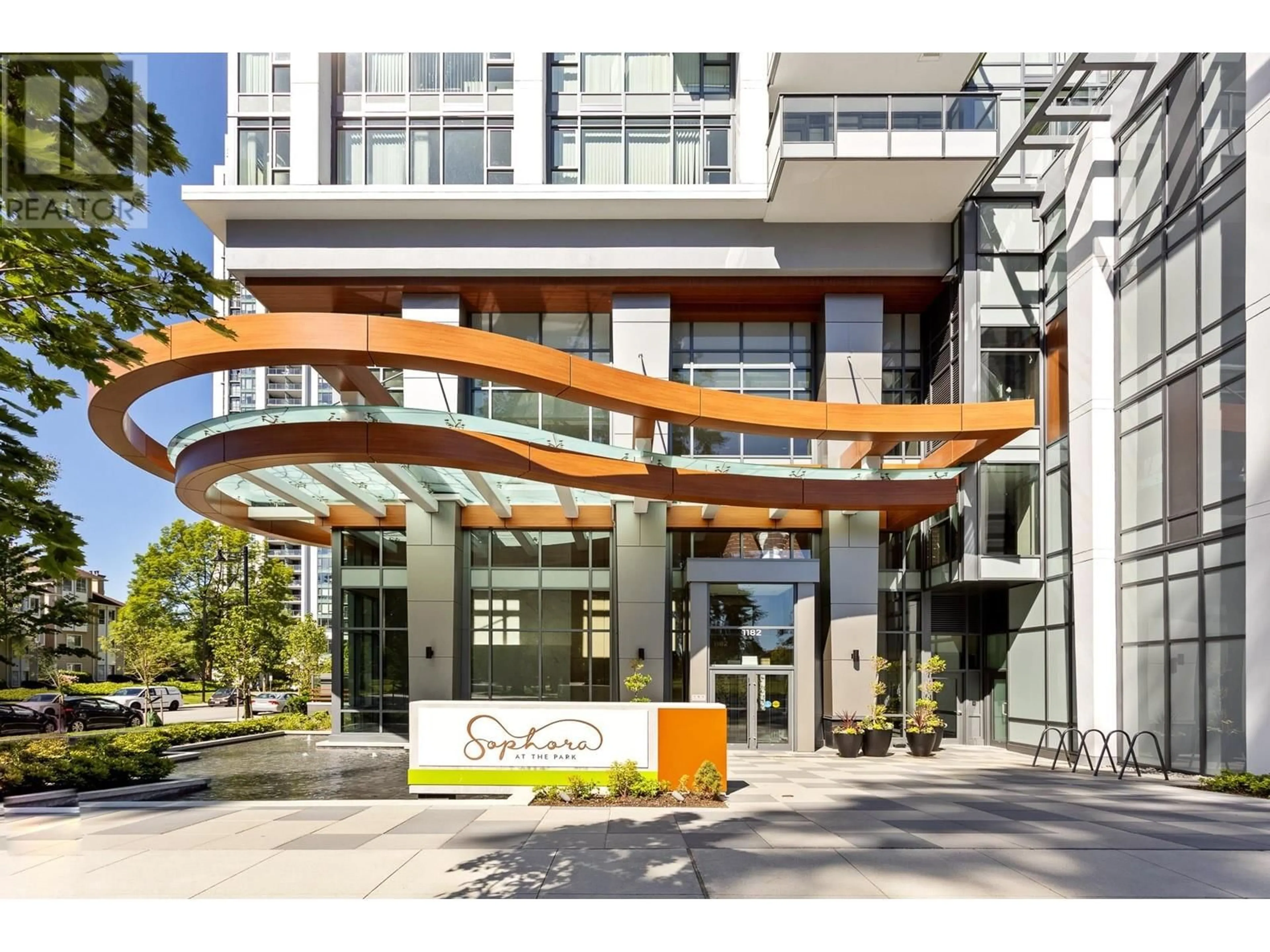 Indoor foyer for 1505 - 1182 WESTWOOD STREET, Coquitlam British Columbia V3B0T9