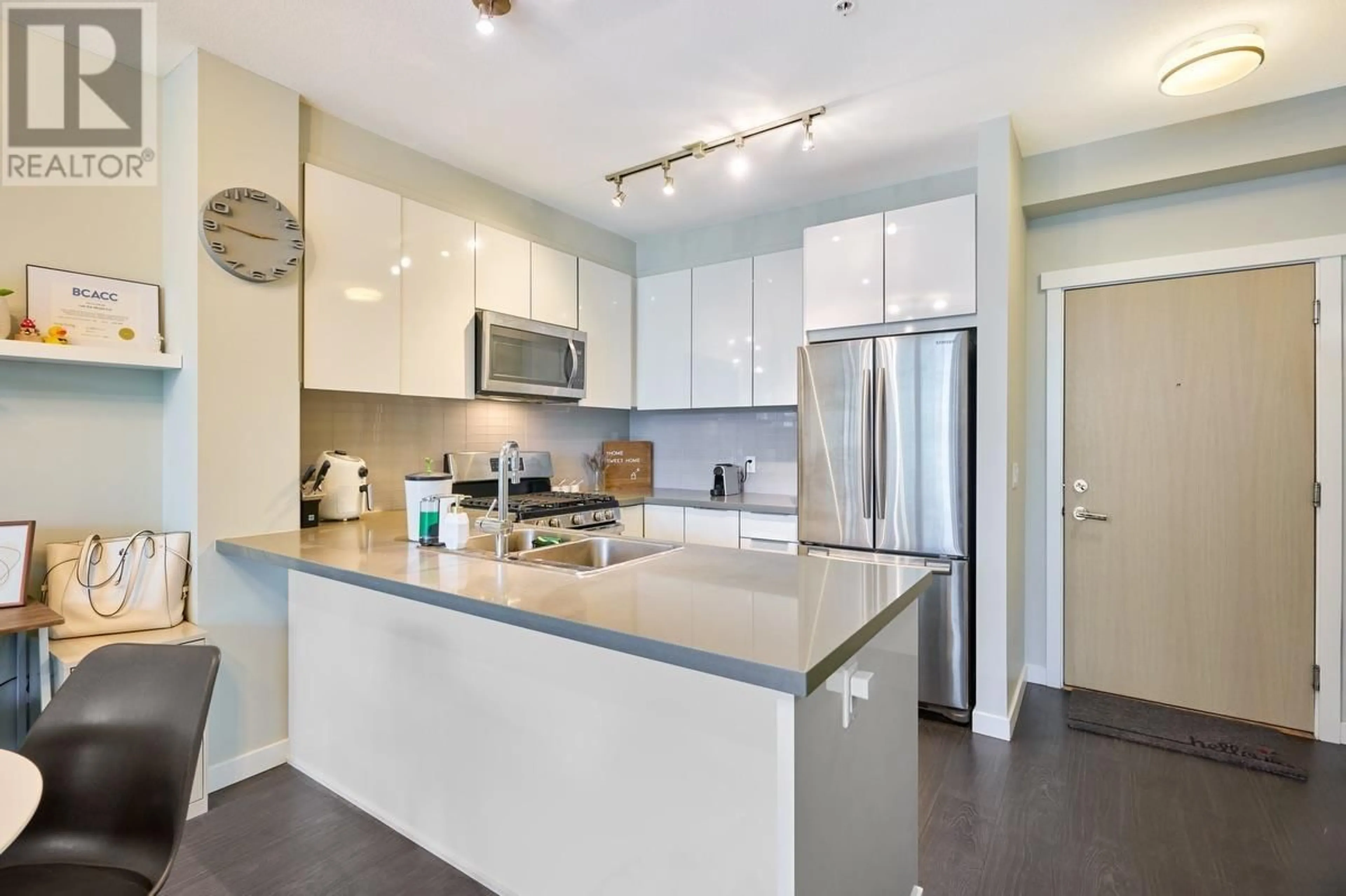 Open concept kitchen, unknown for 306 607 COTTONWOOD AVENUE, Coquitlam British Columbia V3J0H1