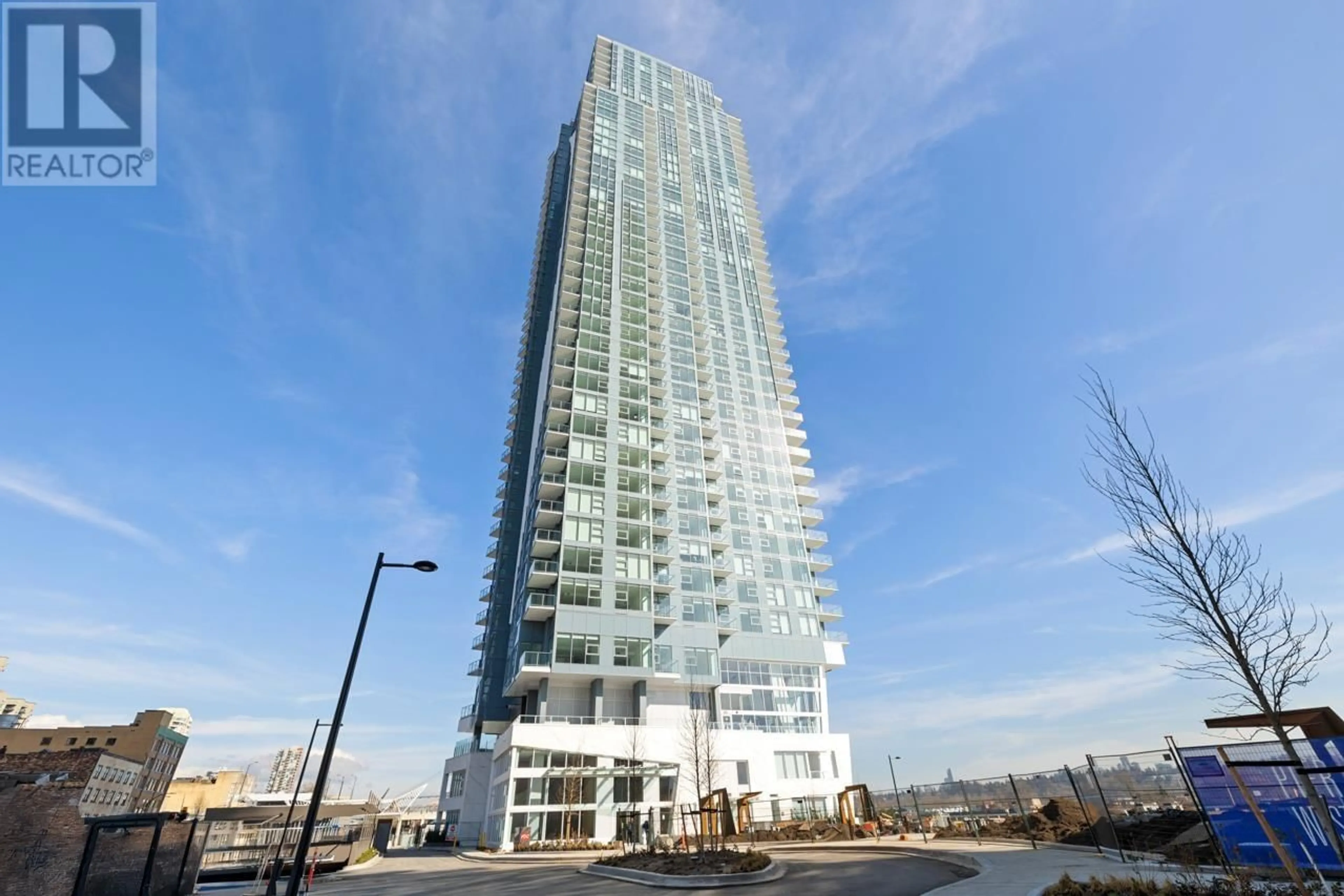 Indoor foyer for 1702 660 QUAYSIDE DRIVE, New Westminster British Columbia V3M0P2