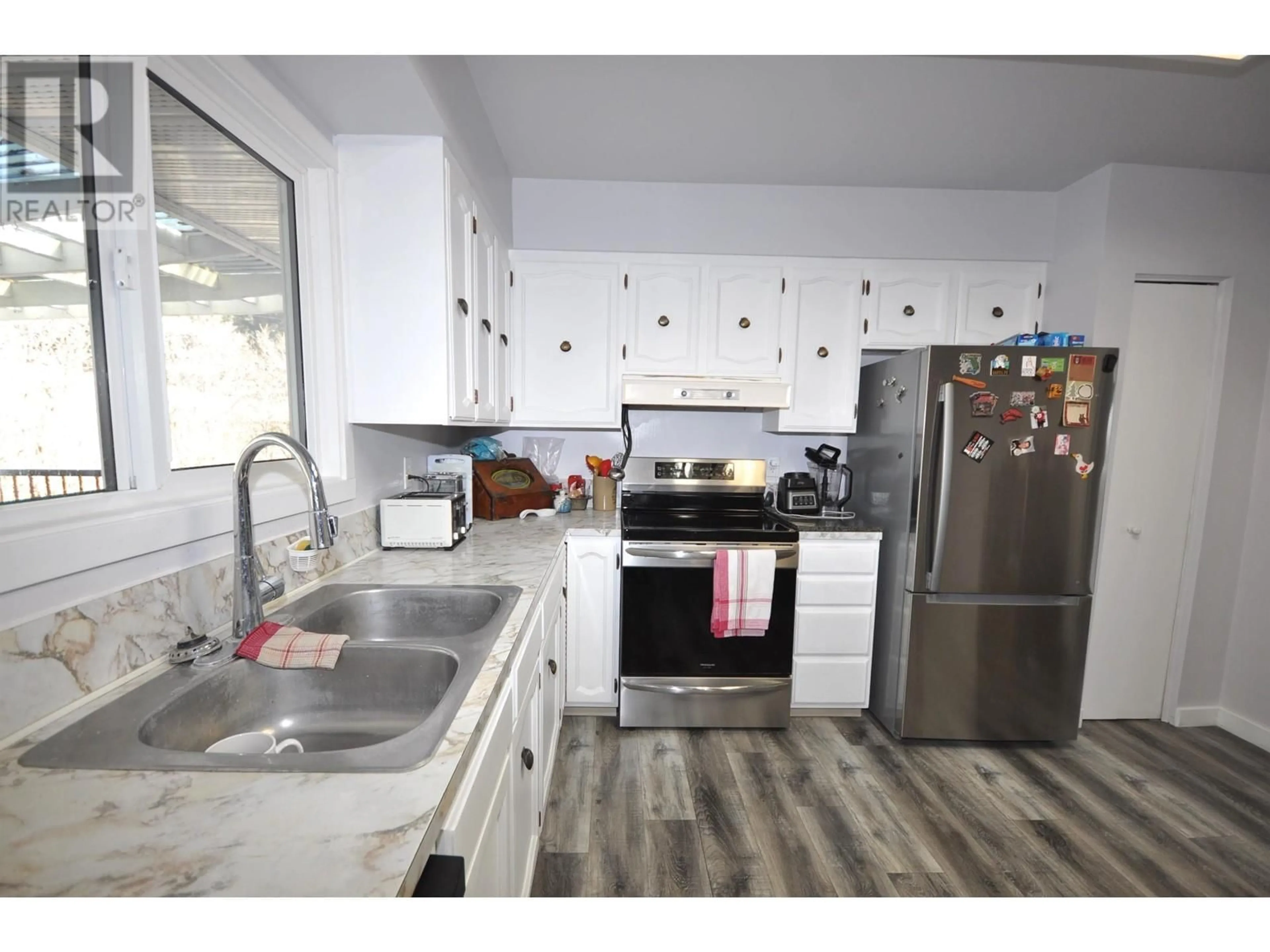 Standard kitchen, unknown for 2426 BELLEVUE DRIVE, Williams Lake British Columbia V2G5H3